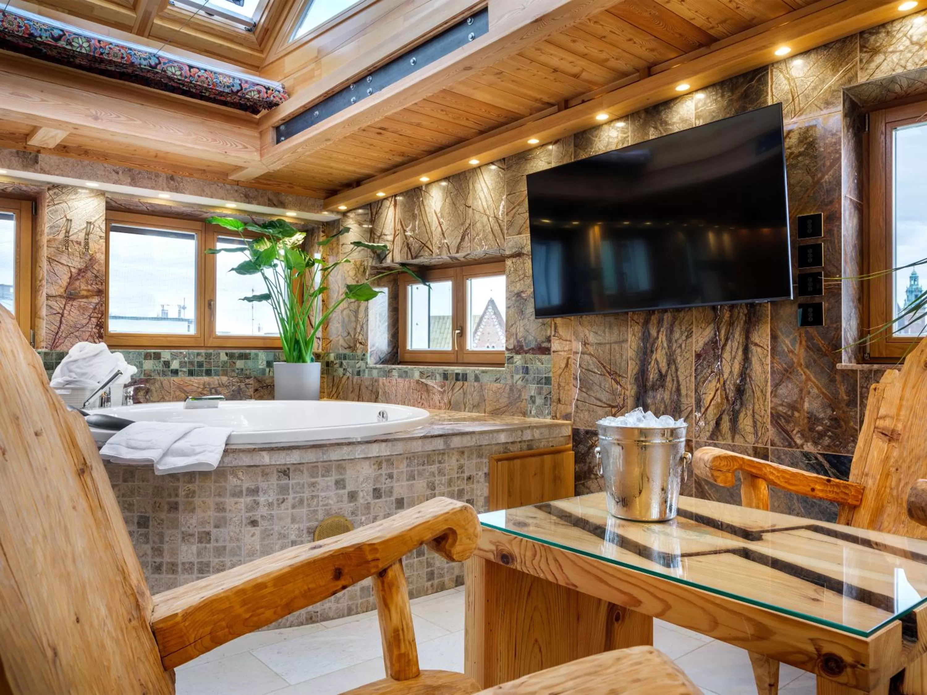 TV and multimedia in Aparthotel Stare Miasto