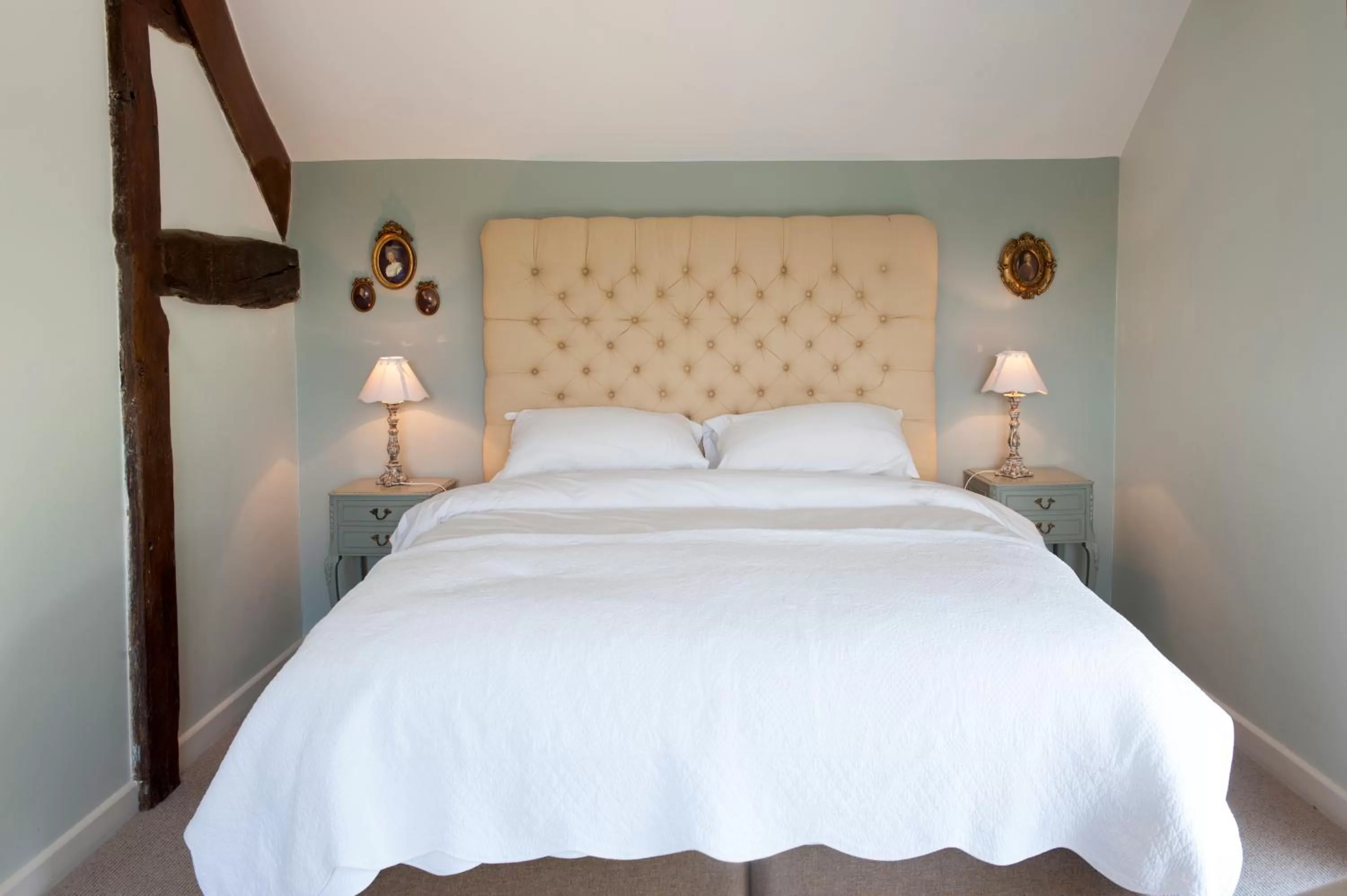 Photo of the whole room, Bed in The Bridge House