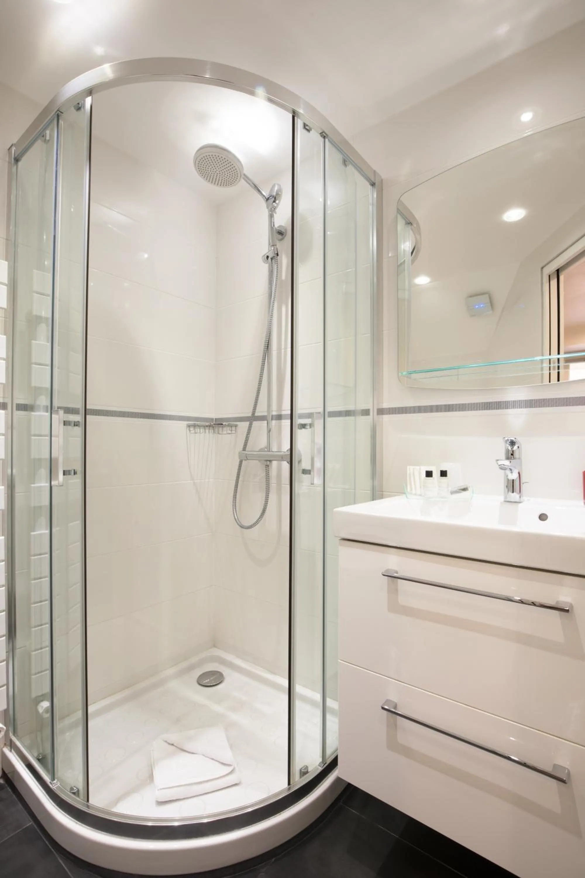 Bathroom in Hotel De L'Horloge