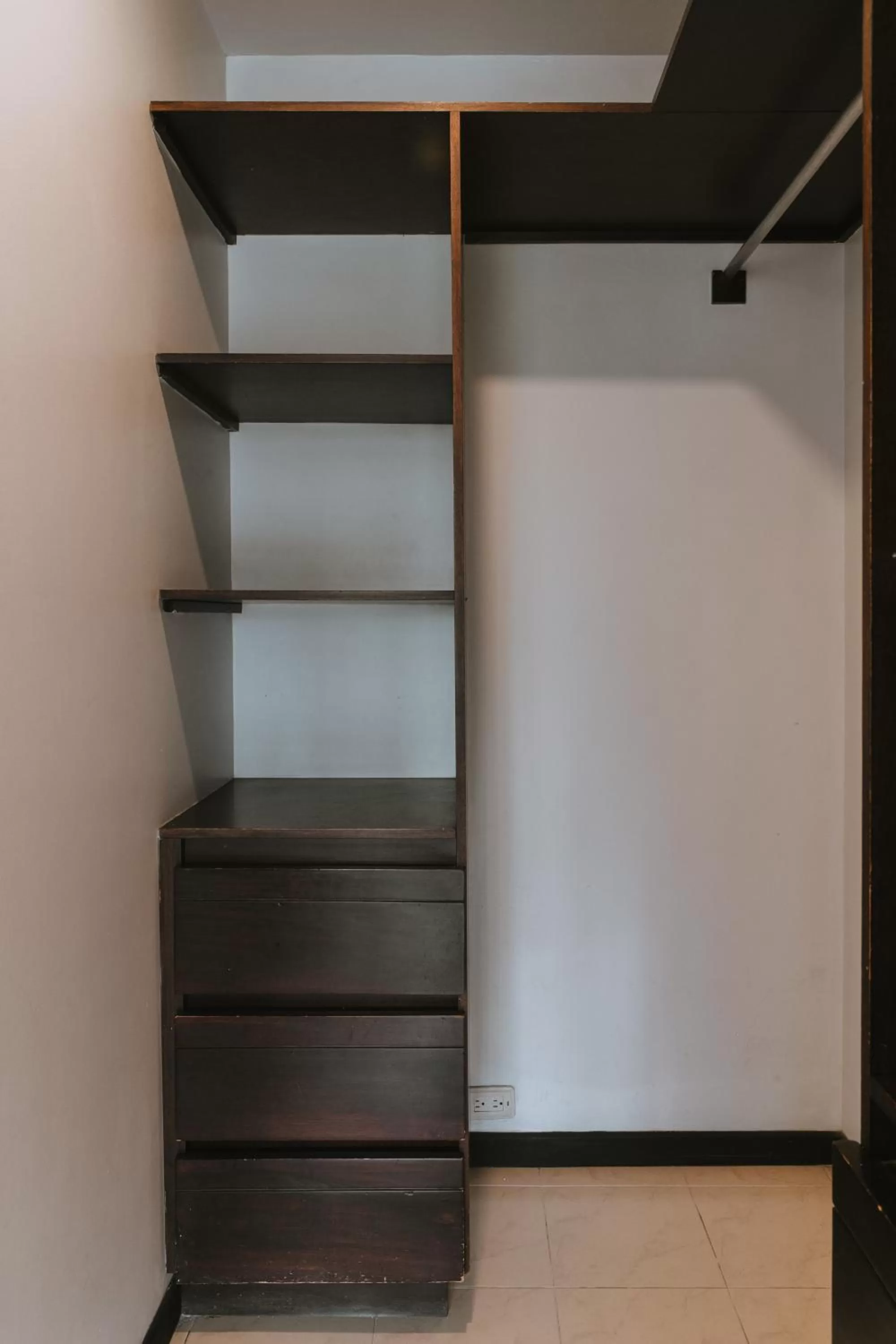 wardrobe in Travelers Orange Suites