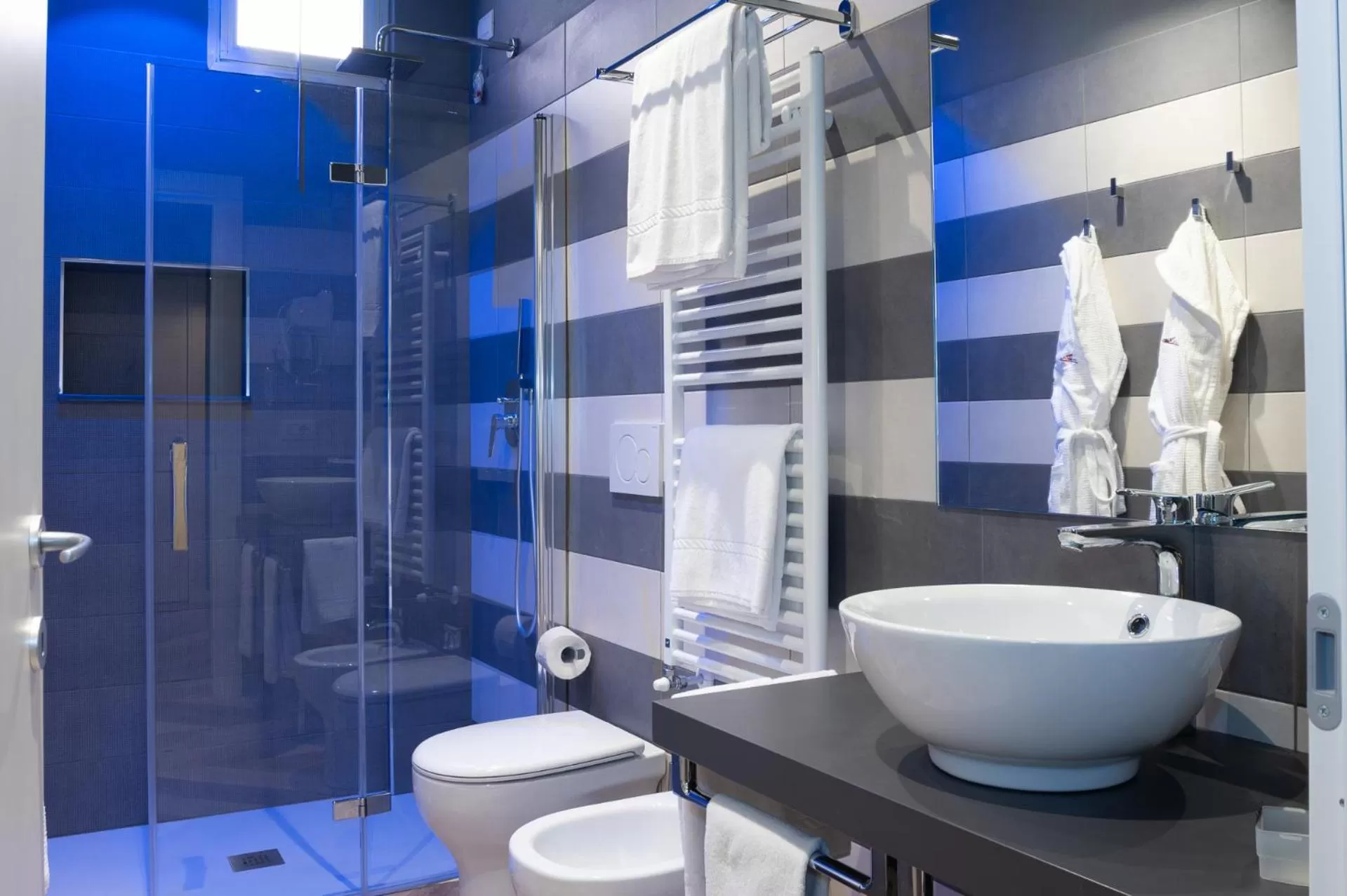 Shower in Hotel Monte Rosa