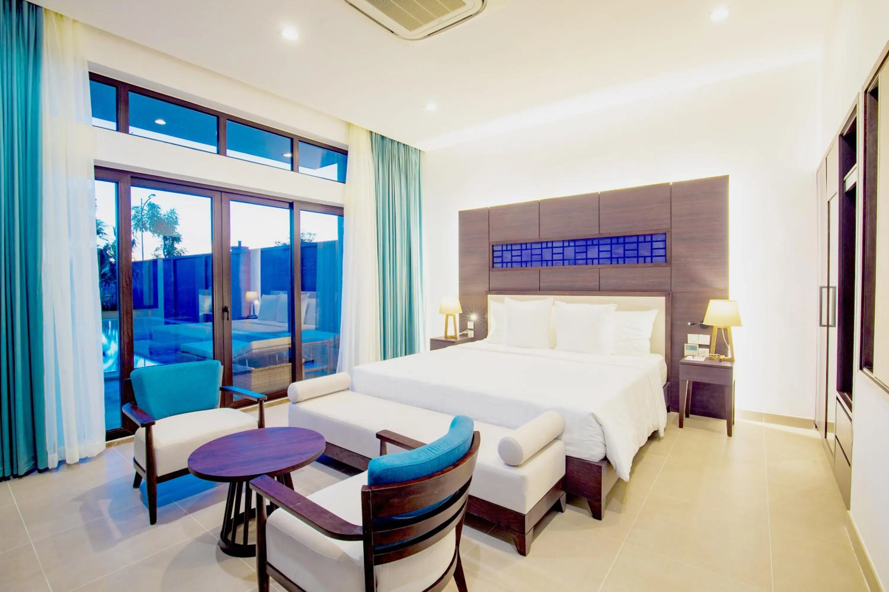 Bed in Mercury Phu Quoc Resort & Villas