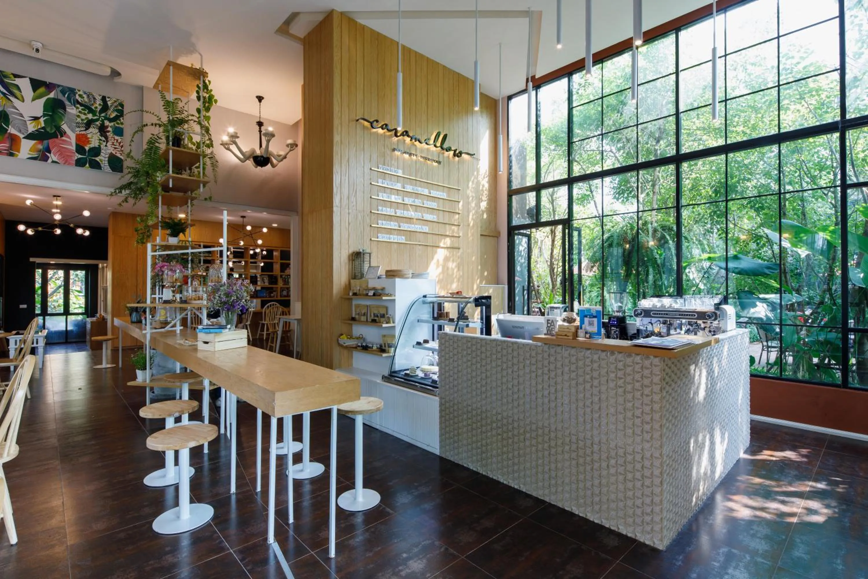 Restaurant/places to eat in Parc Borough City Resort