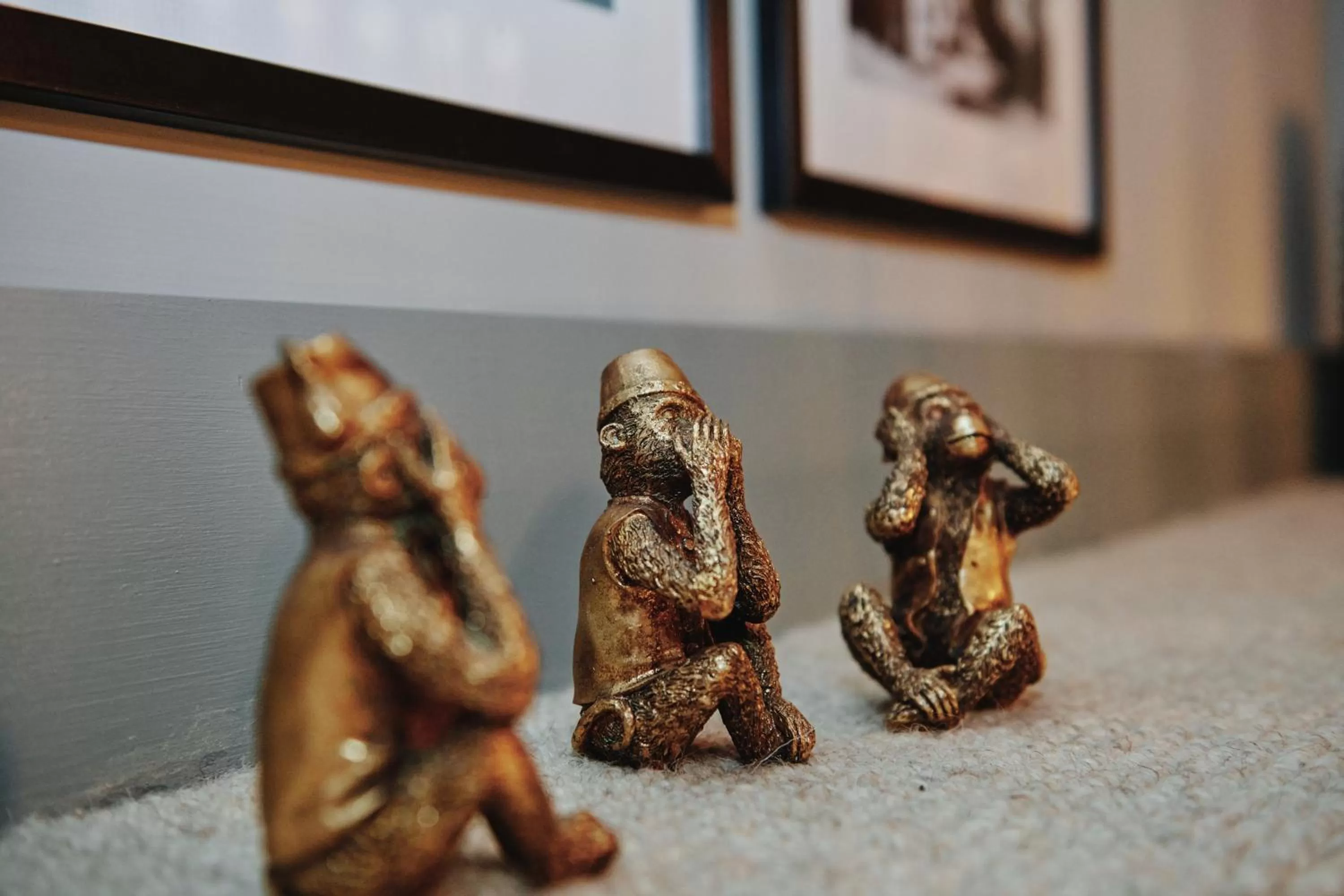 Decorative detail in Kings Arms - Egham-Windsor