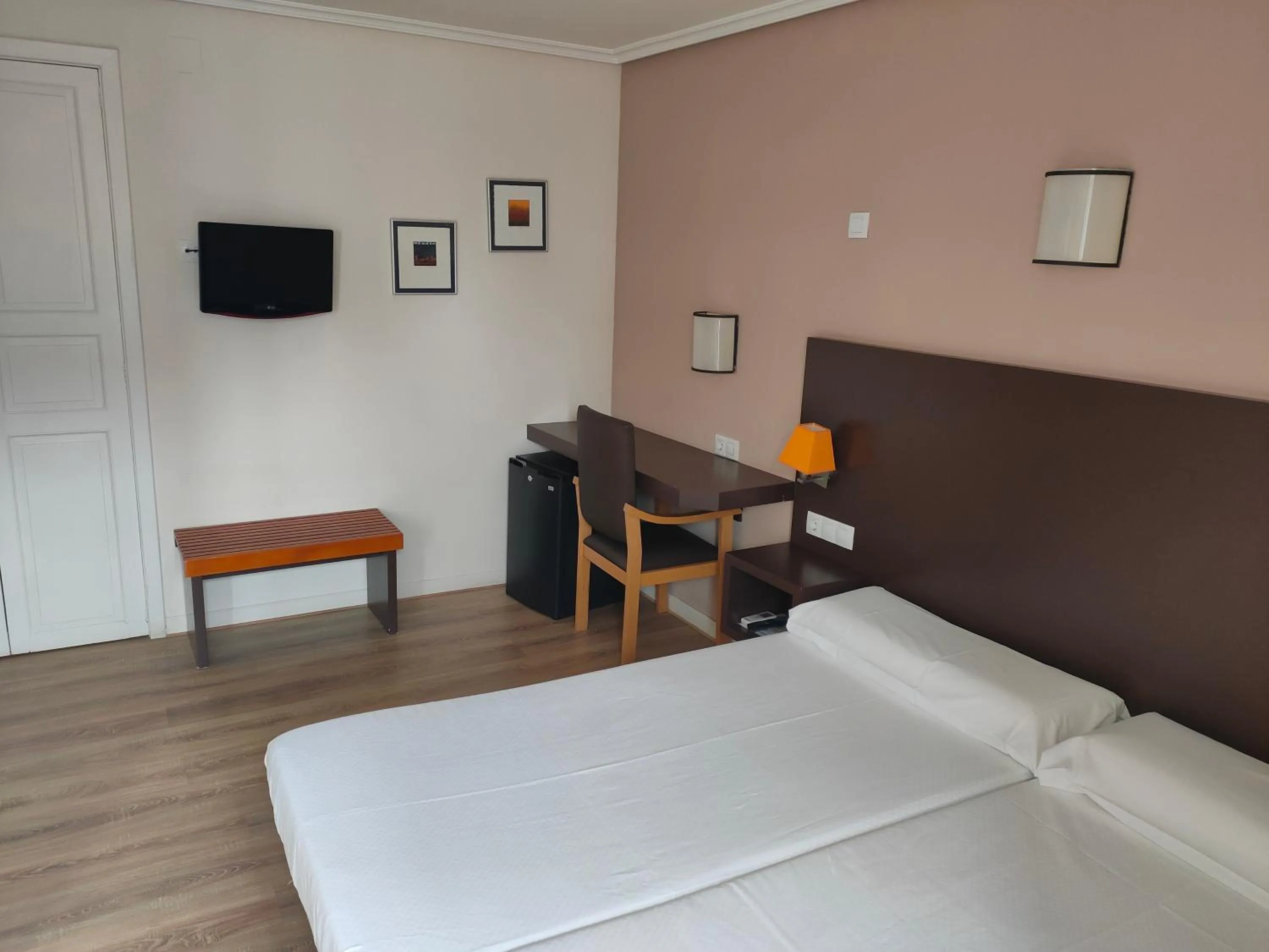 Photo of the whole room, Bed in Hotel Arrope