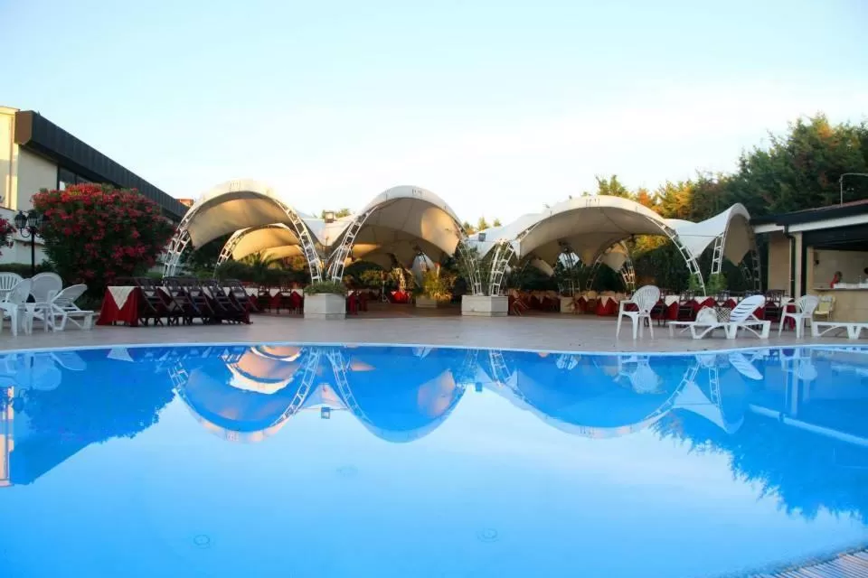 Swimming pool in Hotel Ottagono