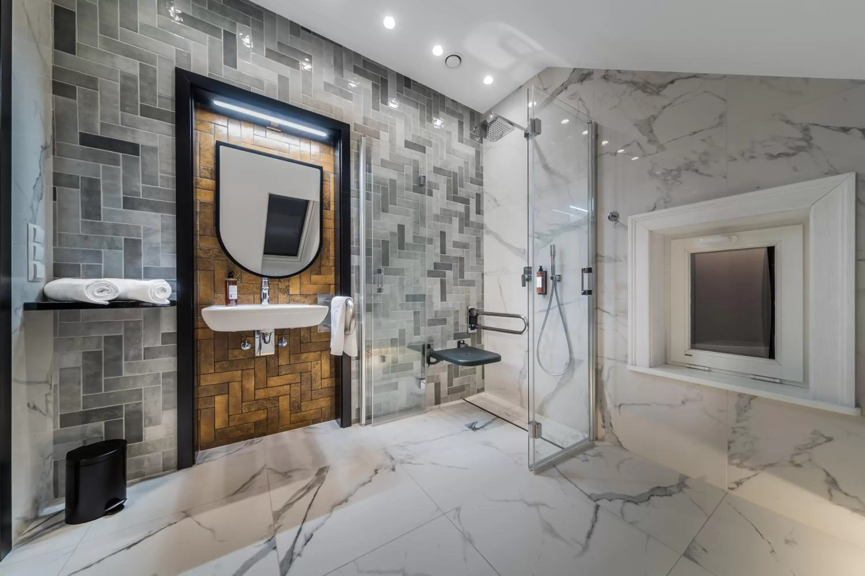 Deluxe Double or Twin Room in H Aparthotel Deluxe Double or Twin Room in H Aparthotel