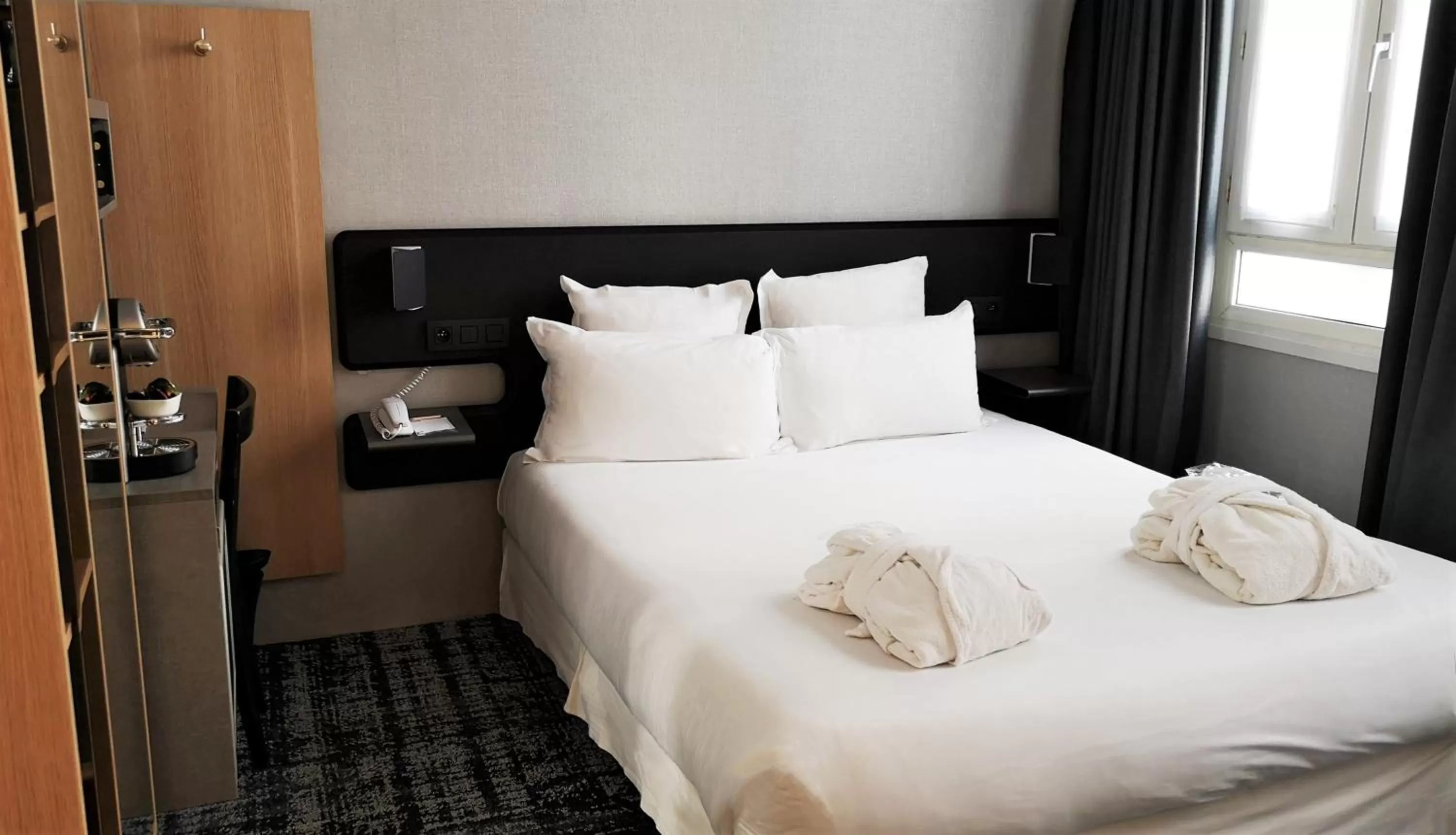 Bed in Libertel Gare Du Nord Suede