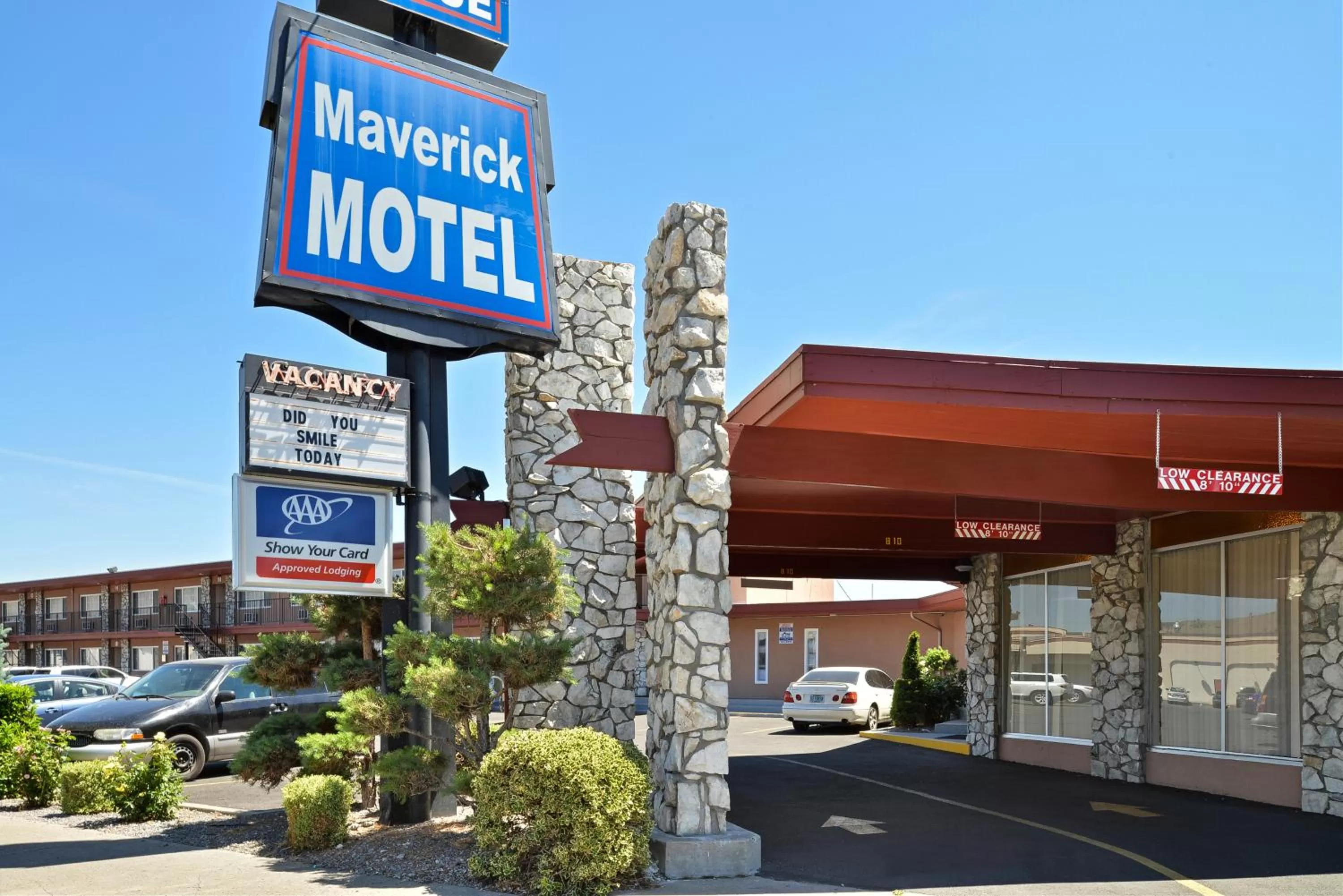 Maverick Motel - Modern Renovated Motel