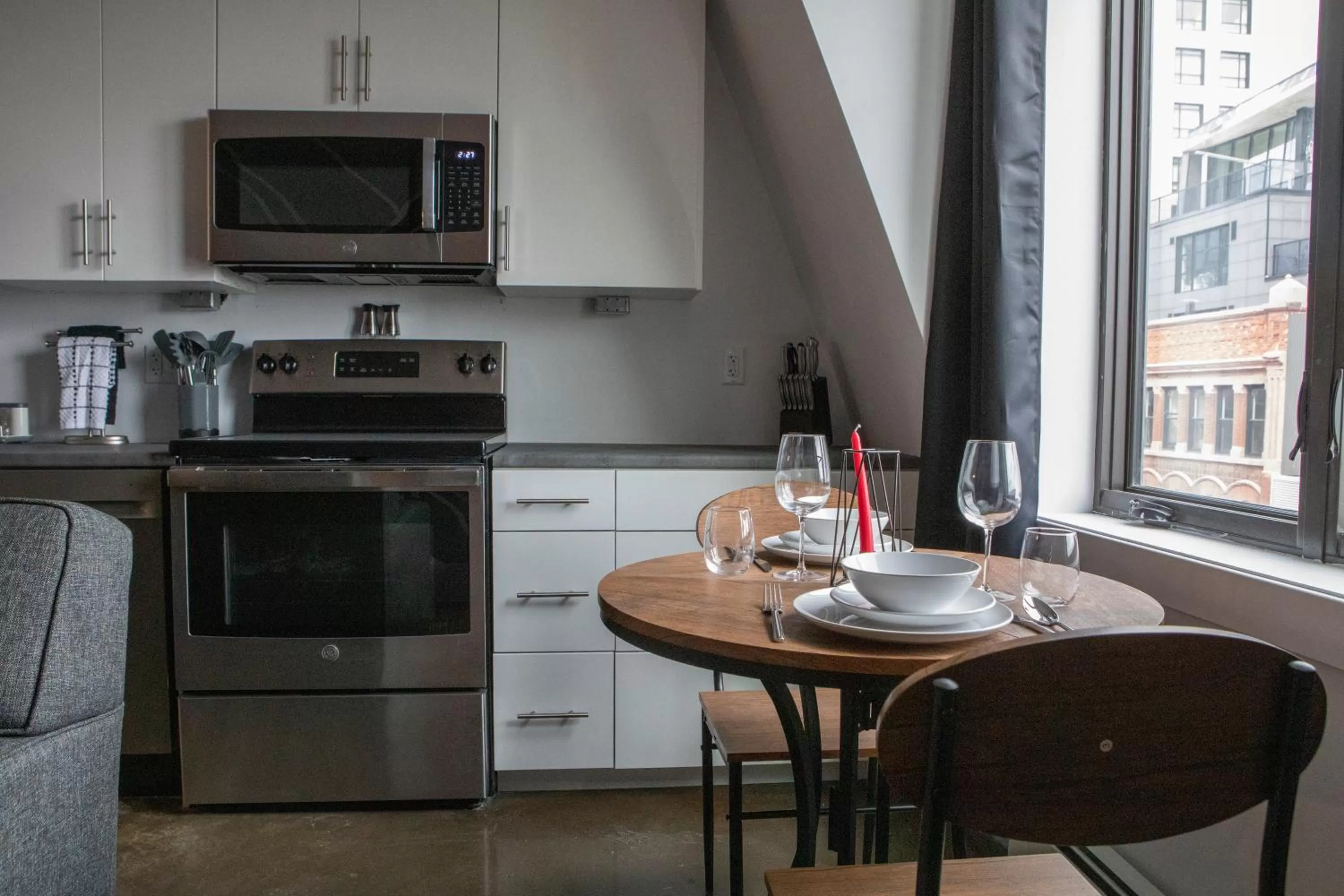 Cameo Hotel and Suites