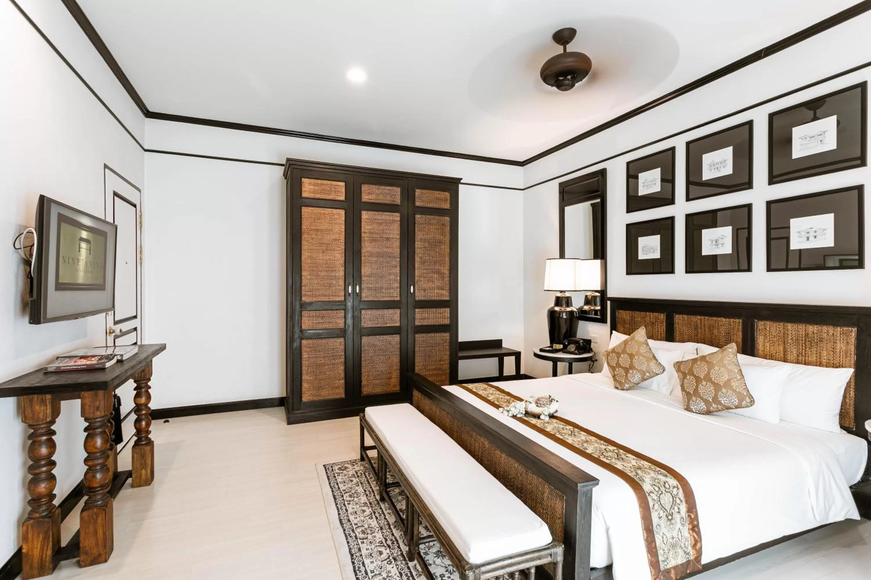 Bedroom, Bed in 99 The Heritage Hotel