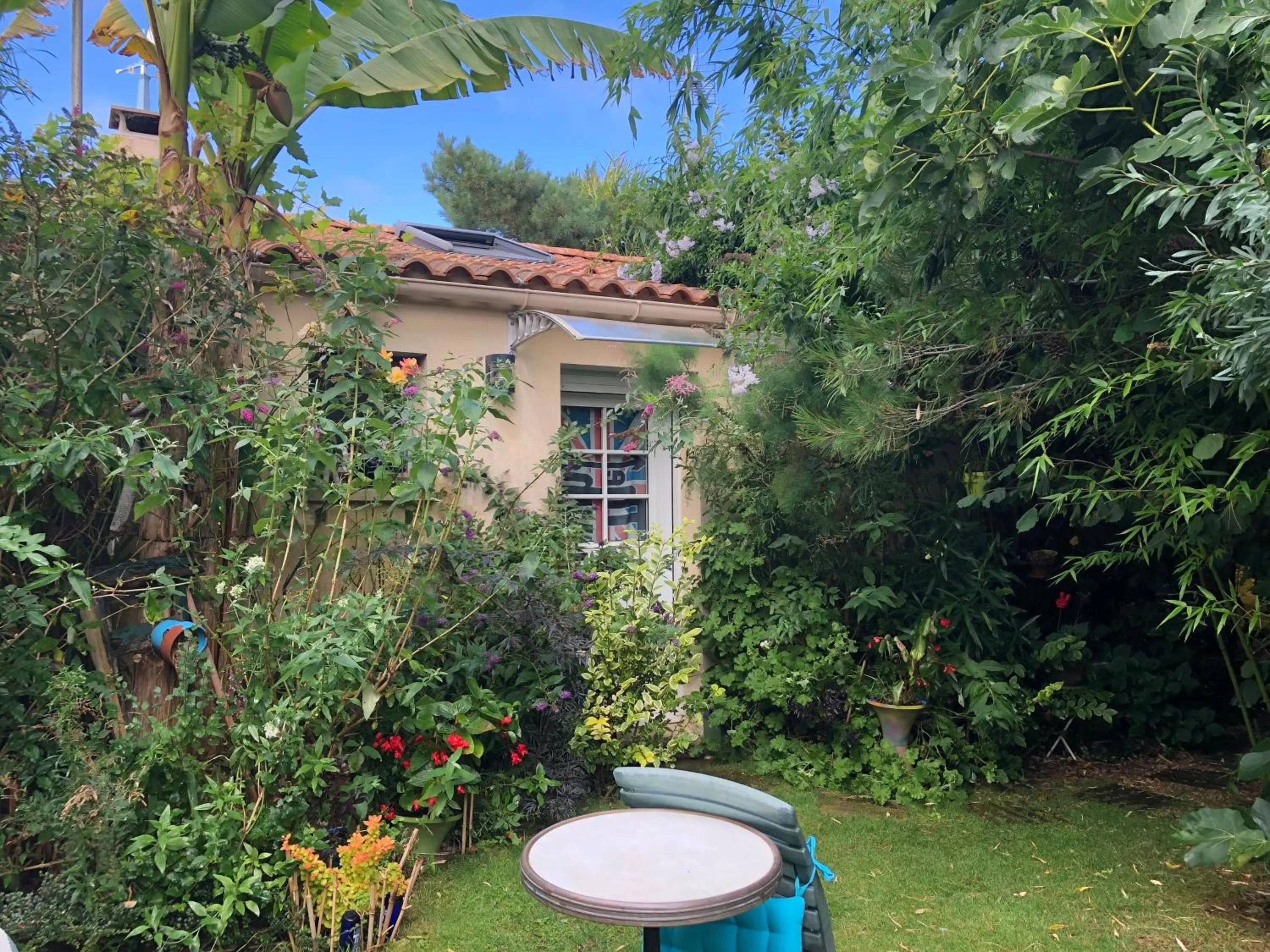 Balcony/Terrace, Bathroom in L Atypique