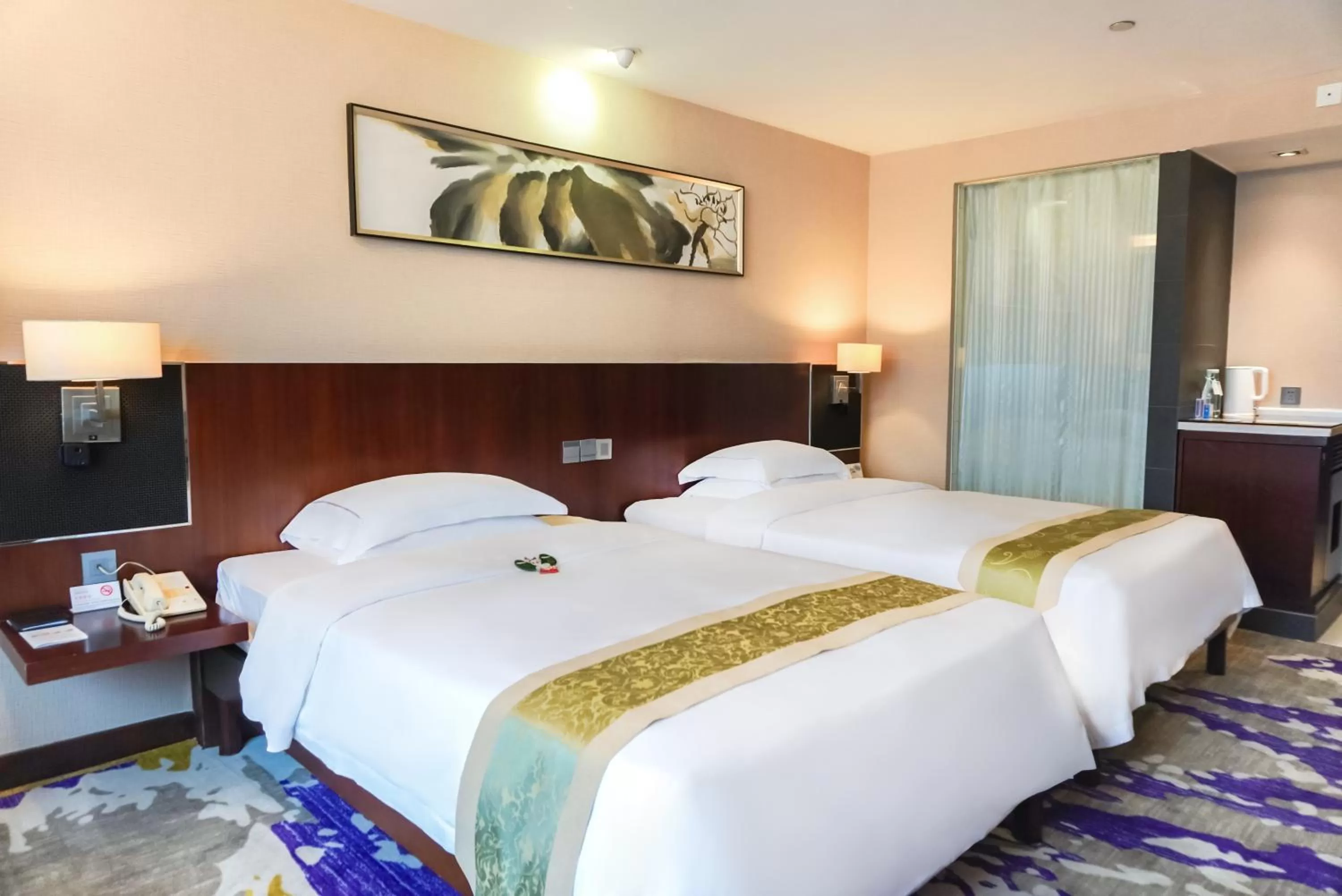 Bed in The Pavilion Century Tower (Huaqiang NorthBusiness Zone)