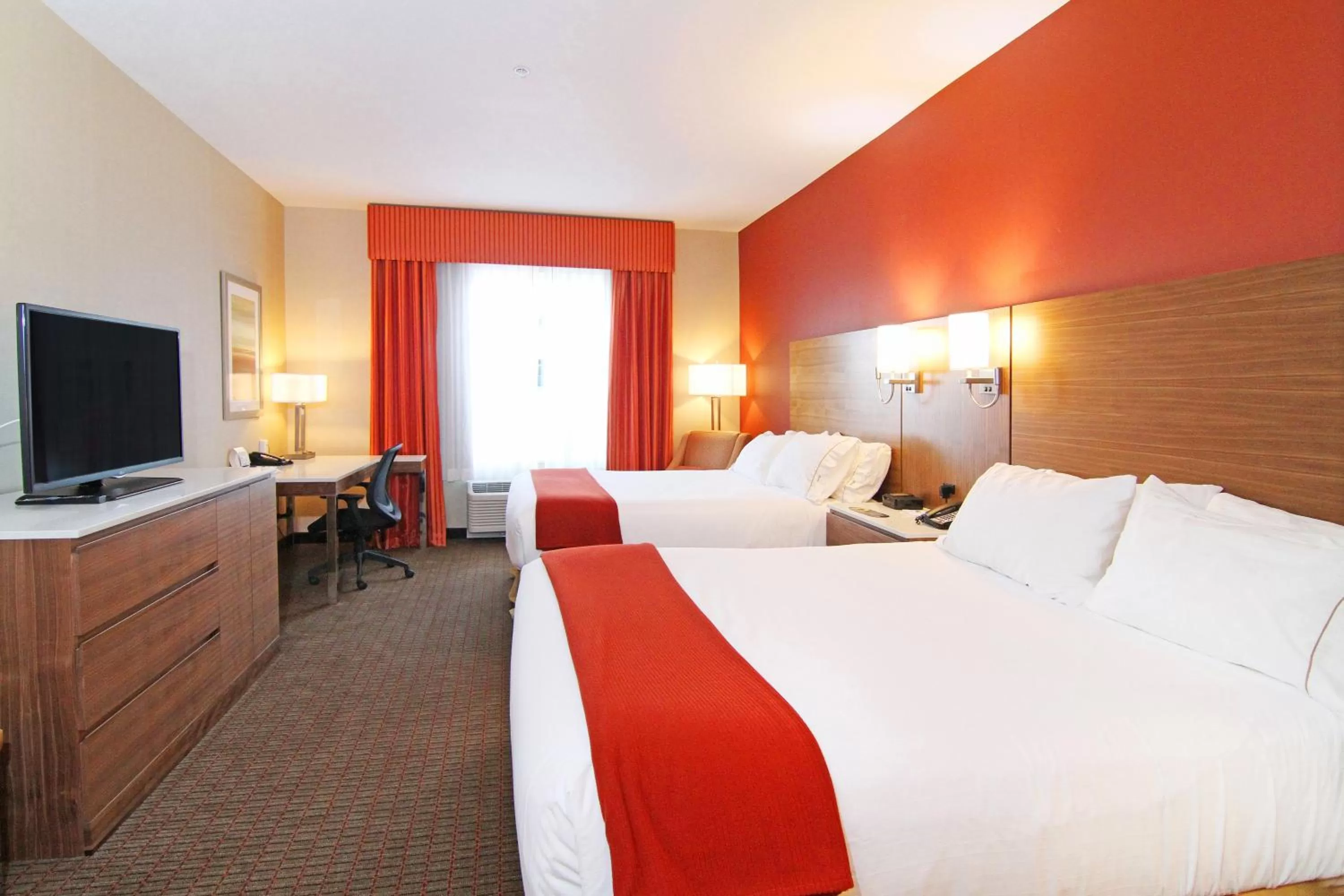 Photo of the whole room, Bed in Holiday Inn Express and Suites Calgary University by IHG