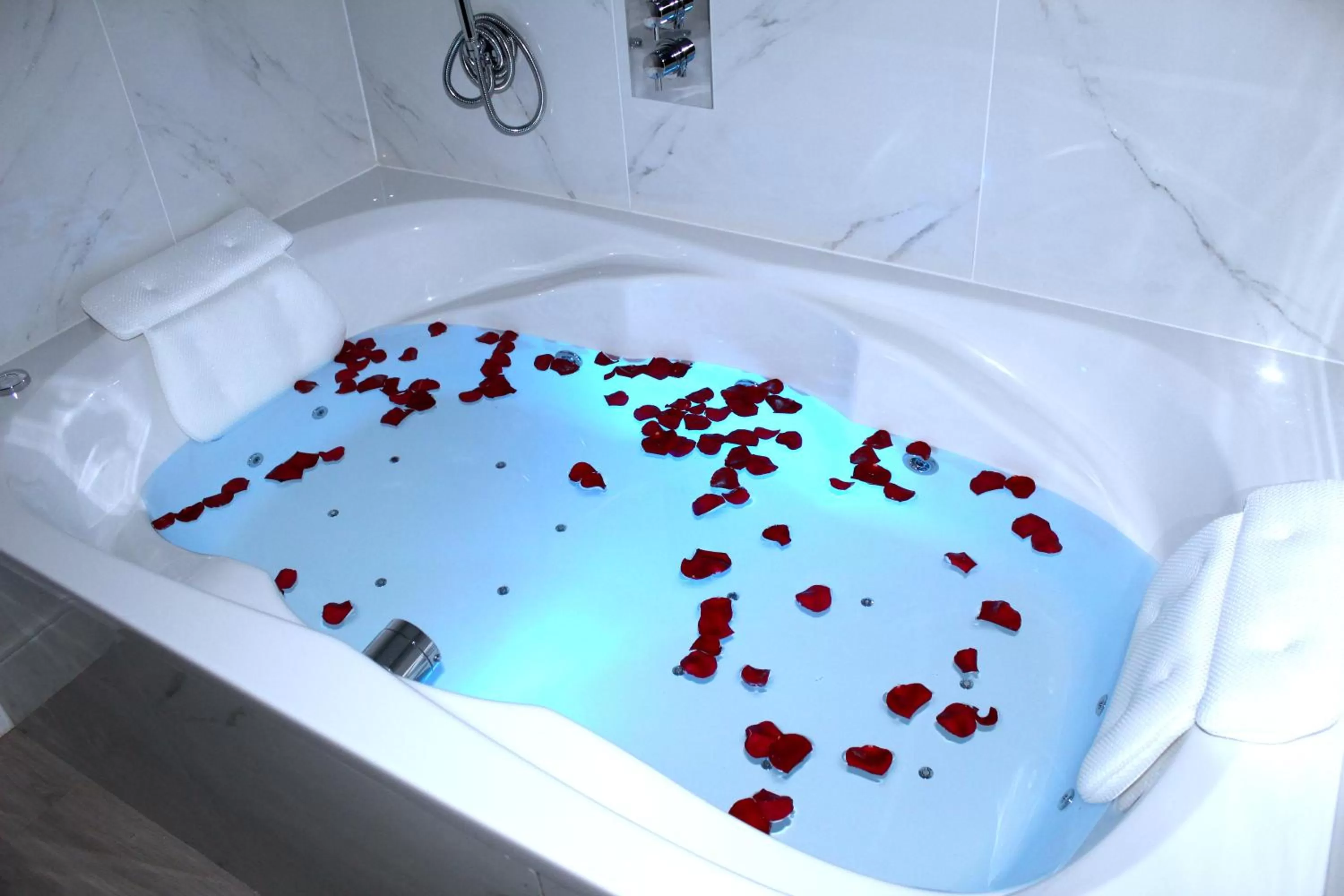 Area and facilities in 1 Craven Hill Gardens