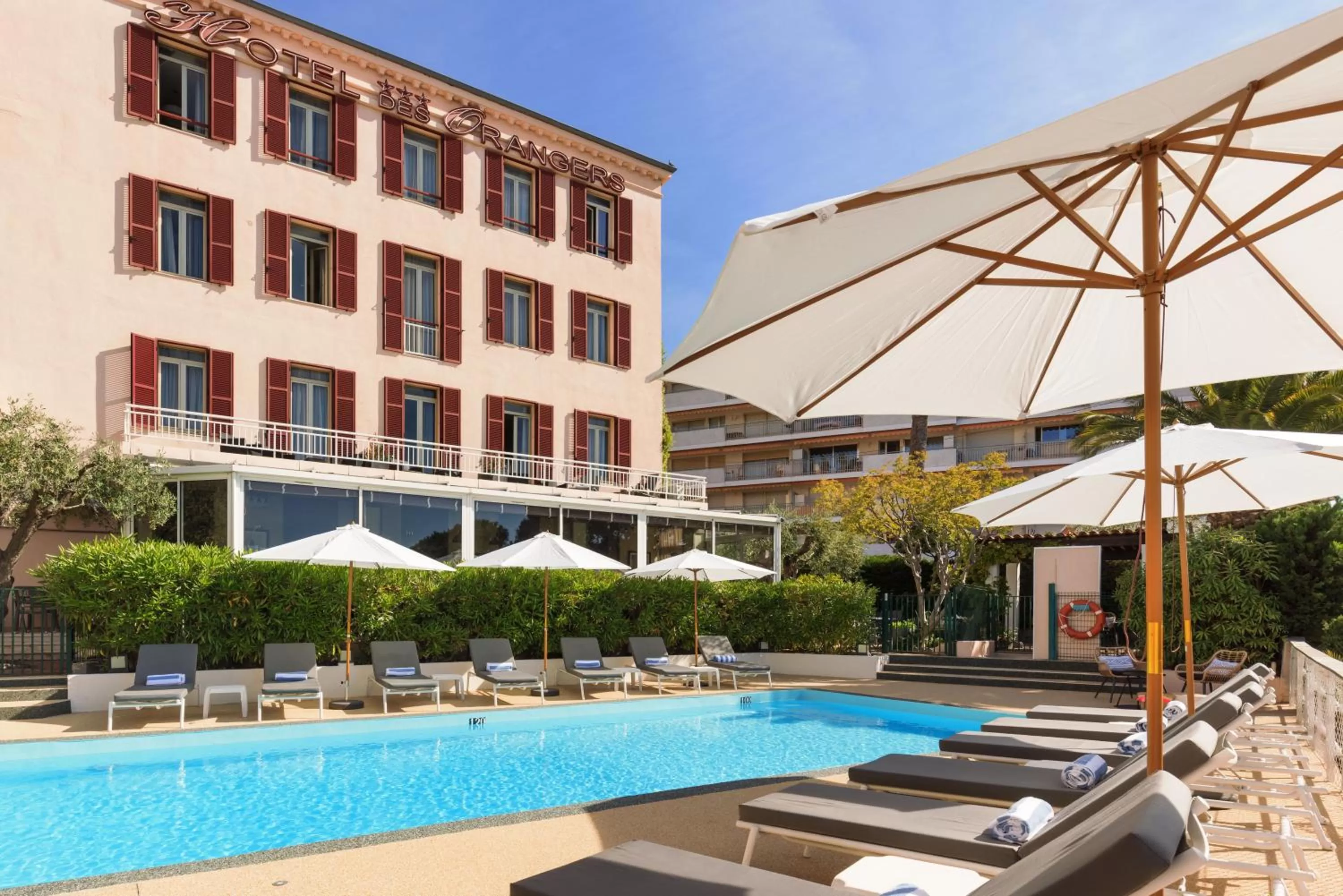 Property building in Best Western Hôtel des Orangers Cannes