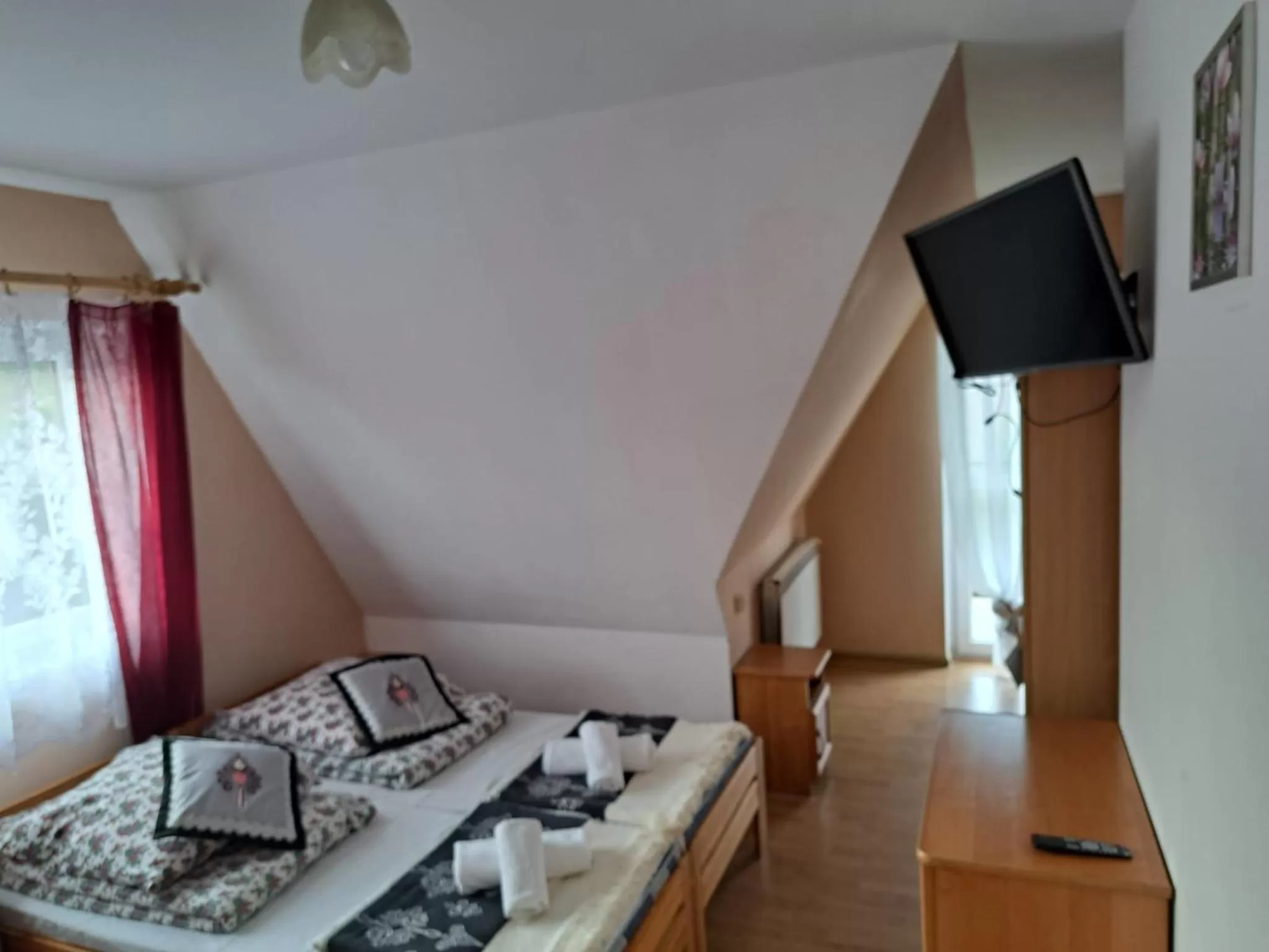 Property building, TV/Entertainment Center in Willa Grzesiczek