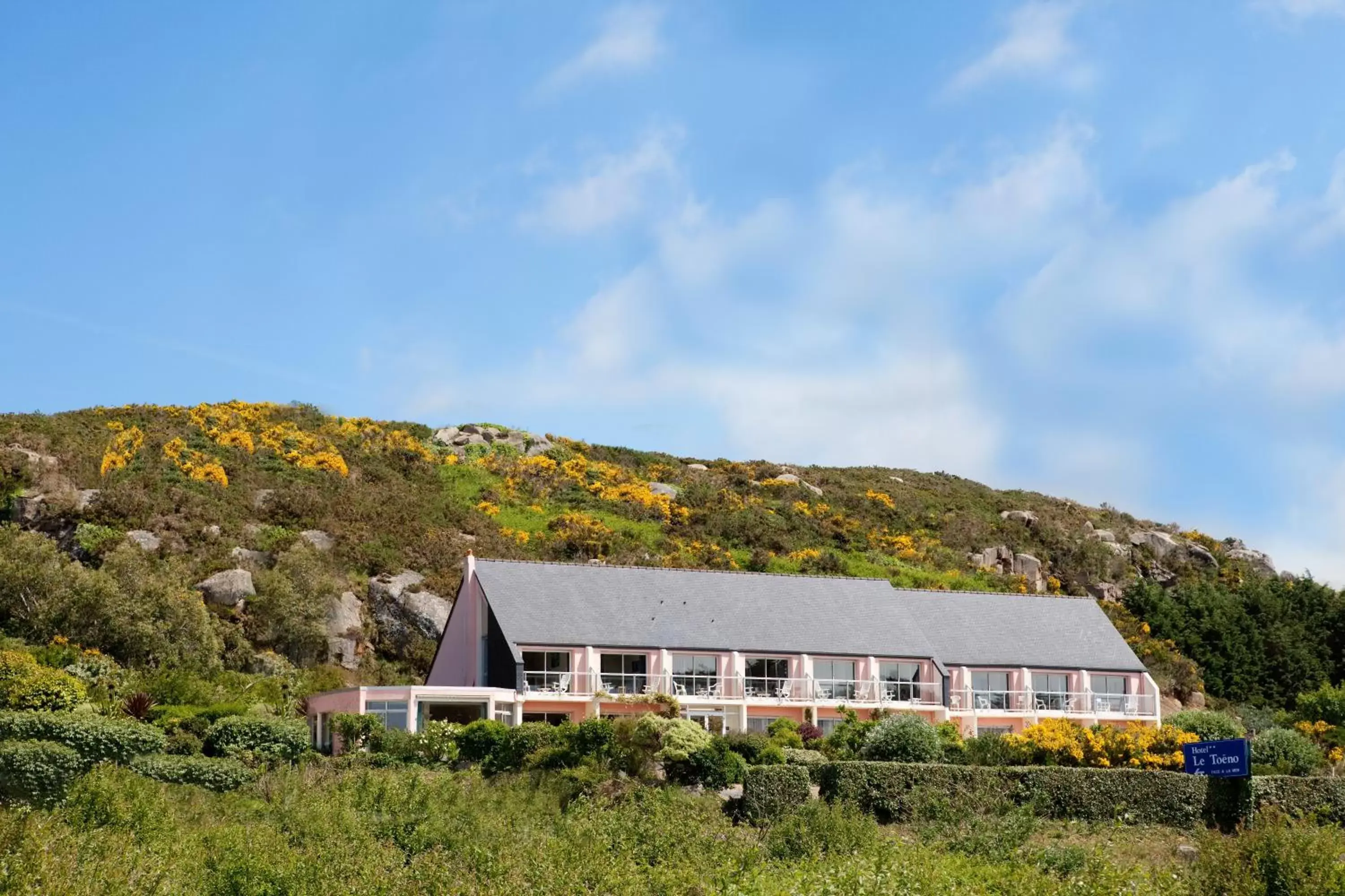 Tradition Double Room garden level in Hotel Le Toeno Tradition Double Room garden level in Hotel Le Toeno