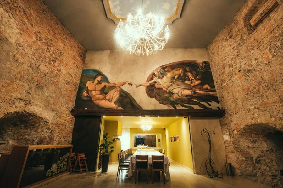 Restaurant/places to eat in Hotel Evropa