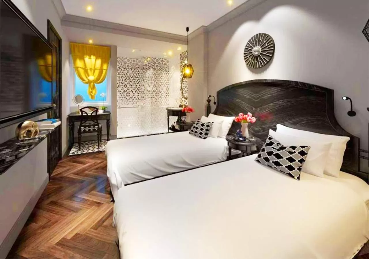 Photo of the whole room, Bed in Hanoi Emerald Waters Hotel Valley