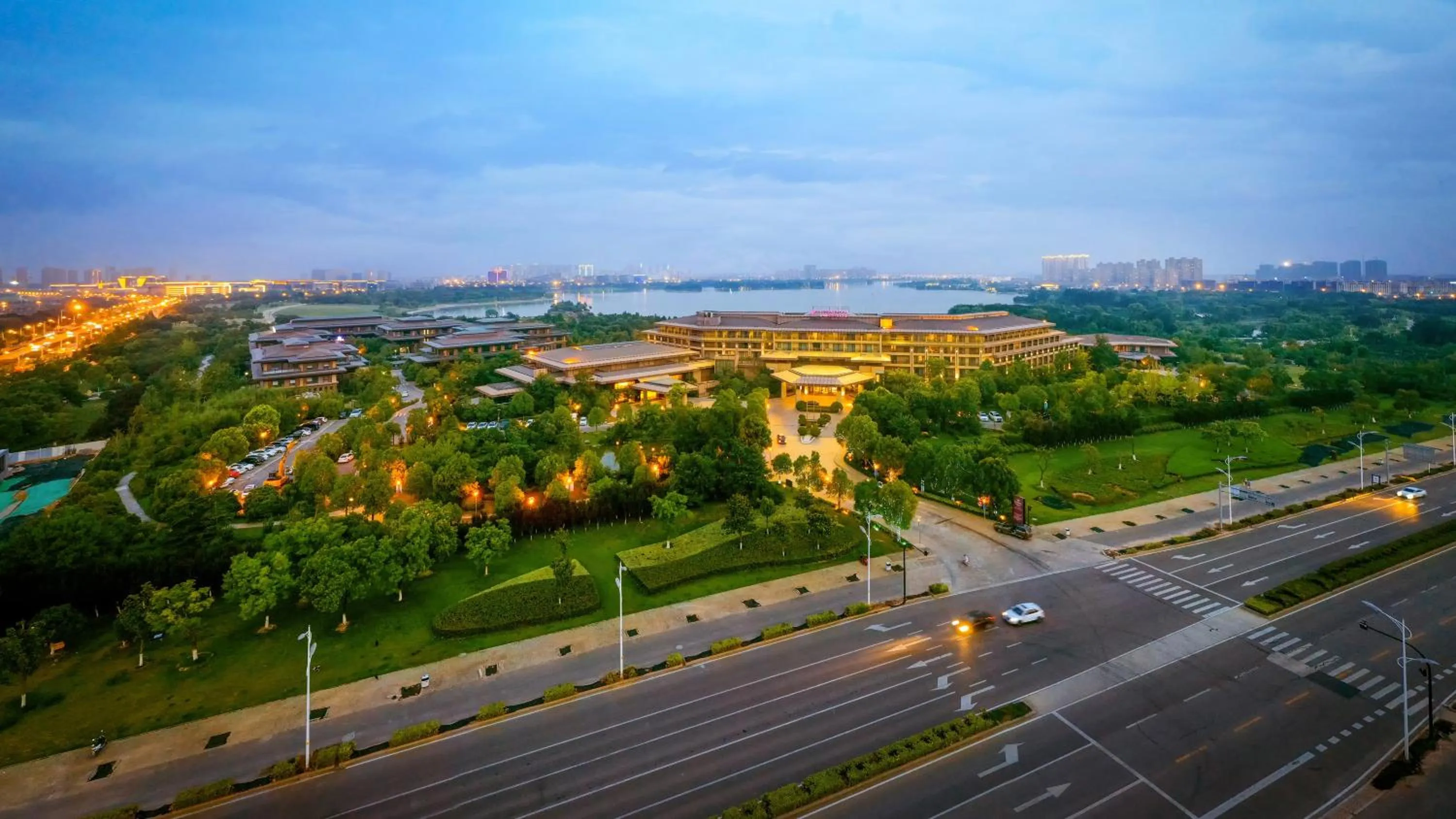 Property building in Crowne Plaza Xuzhou Dalong Lake by IHG