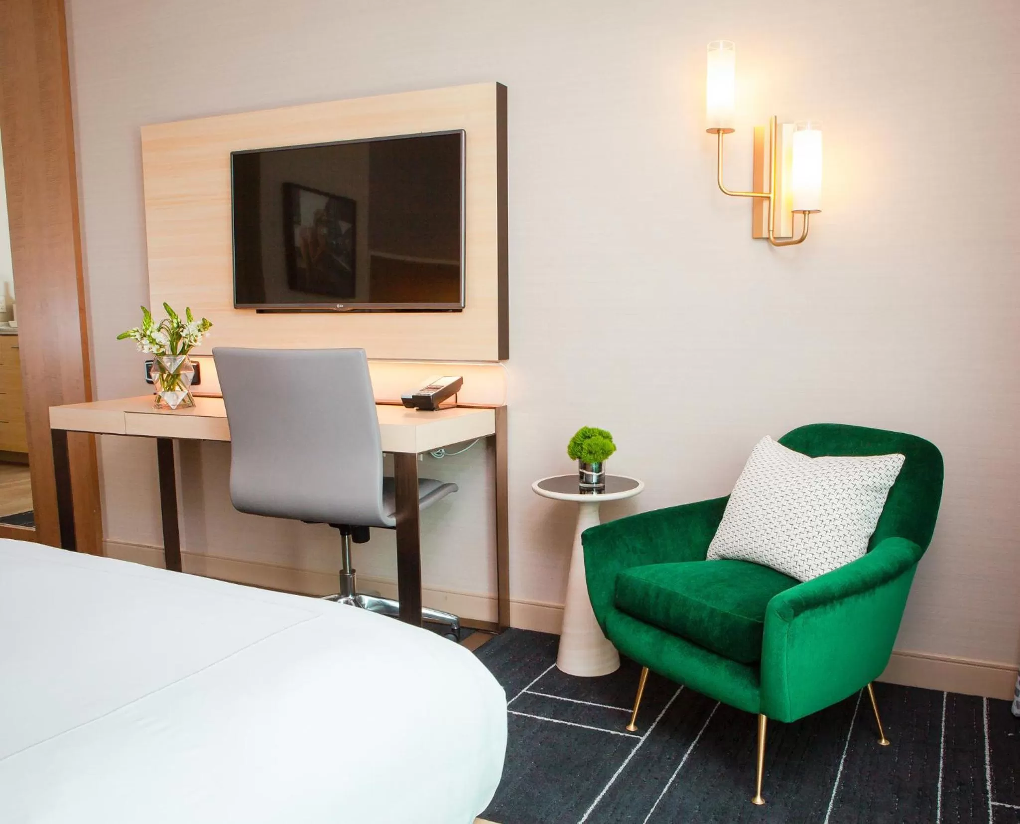 Premium Room in Kimpton Hotel Wilshire by IHG