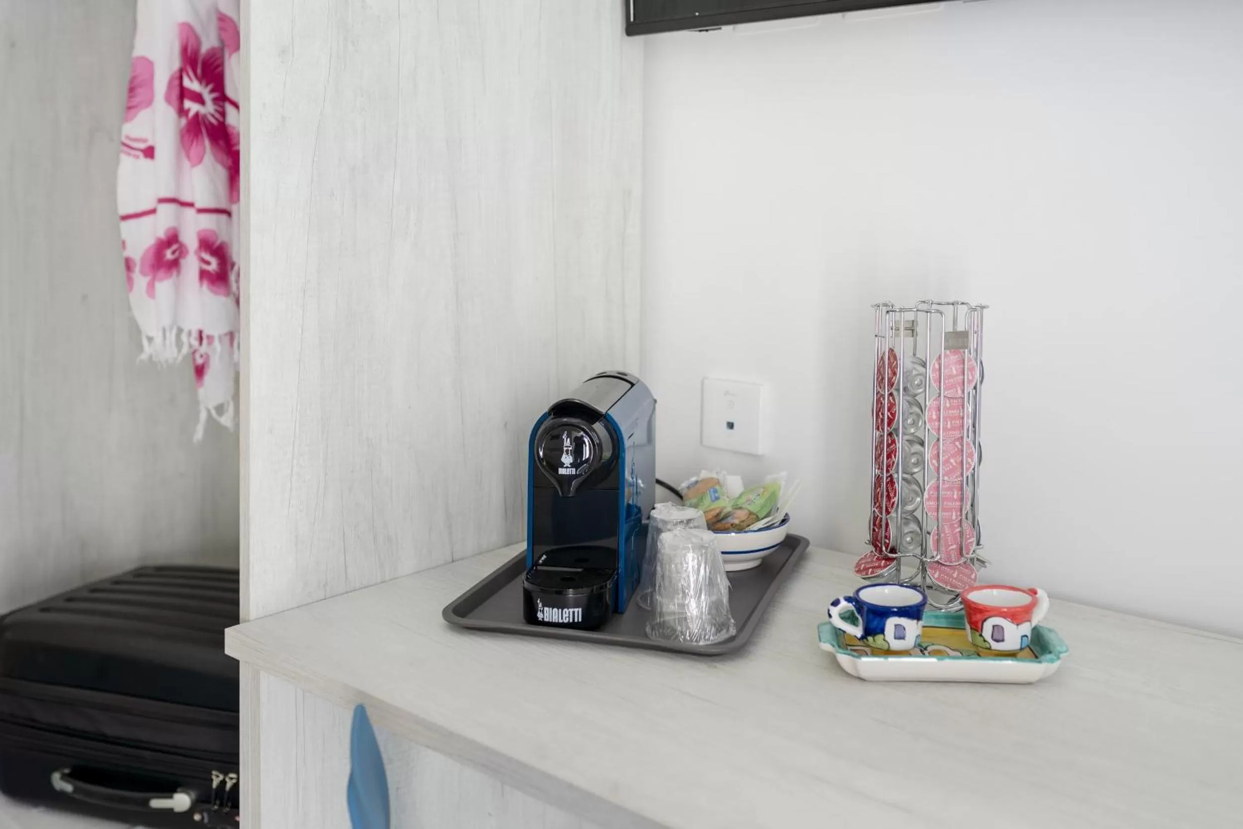 Coffee/tea facilities in Poseidonia Rooms