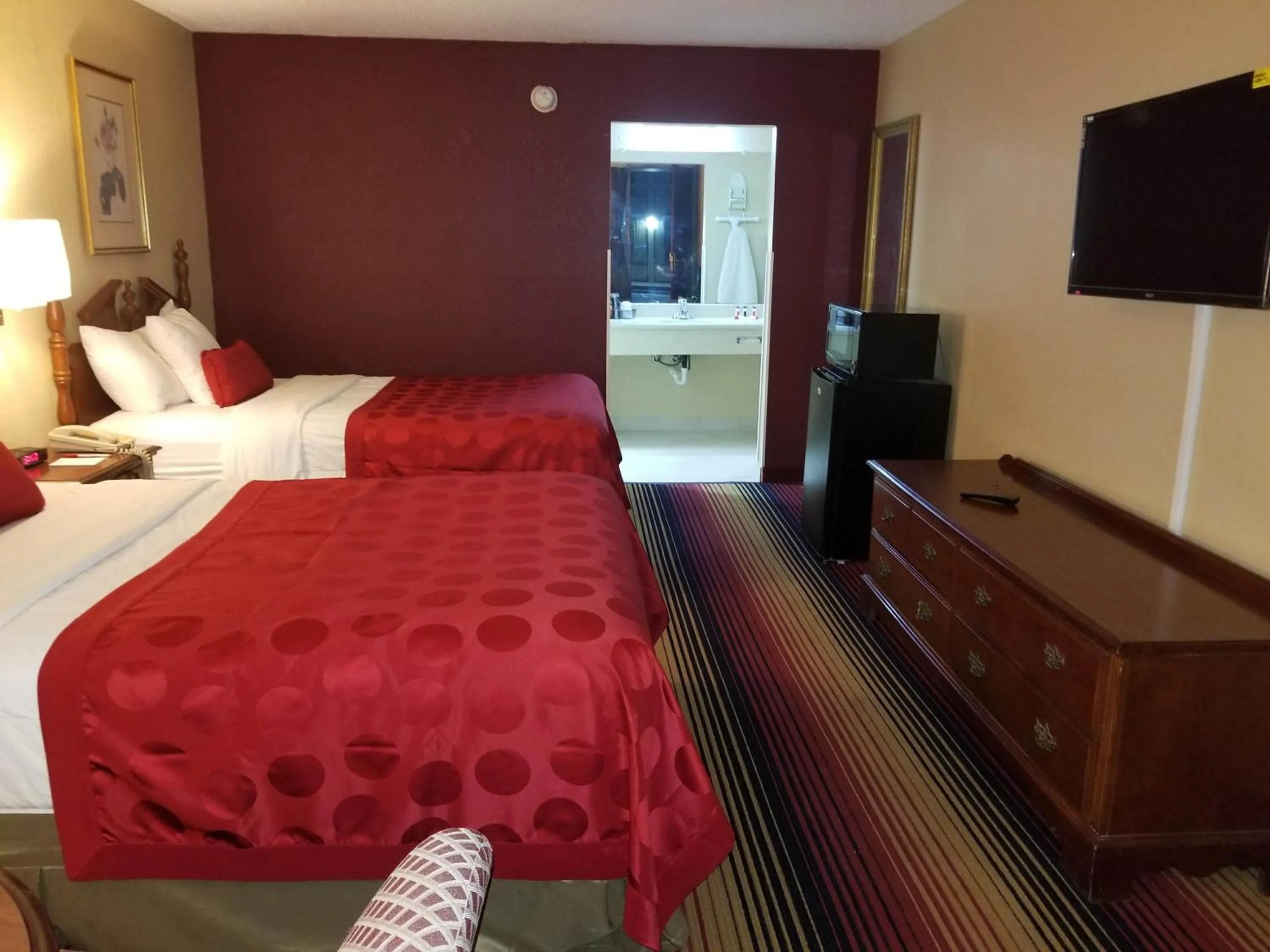 Bed in FairBridge Inn Express Perry