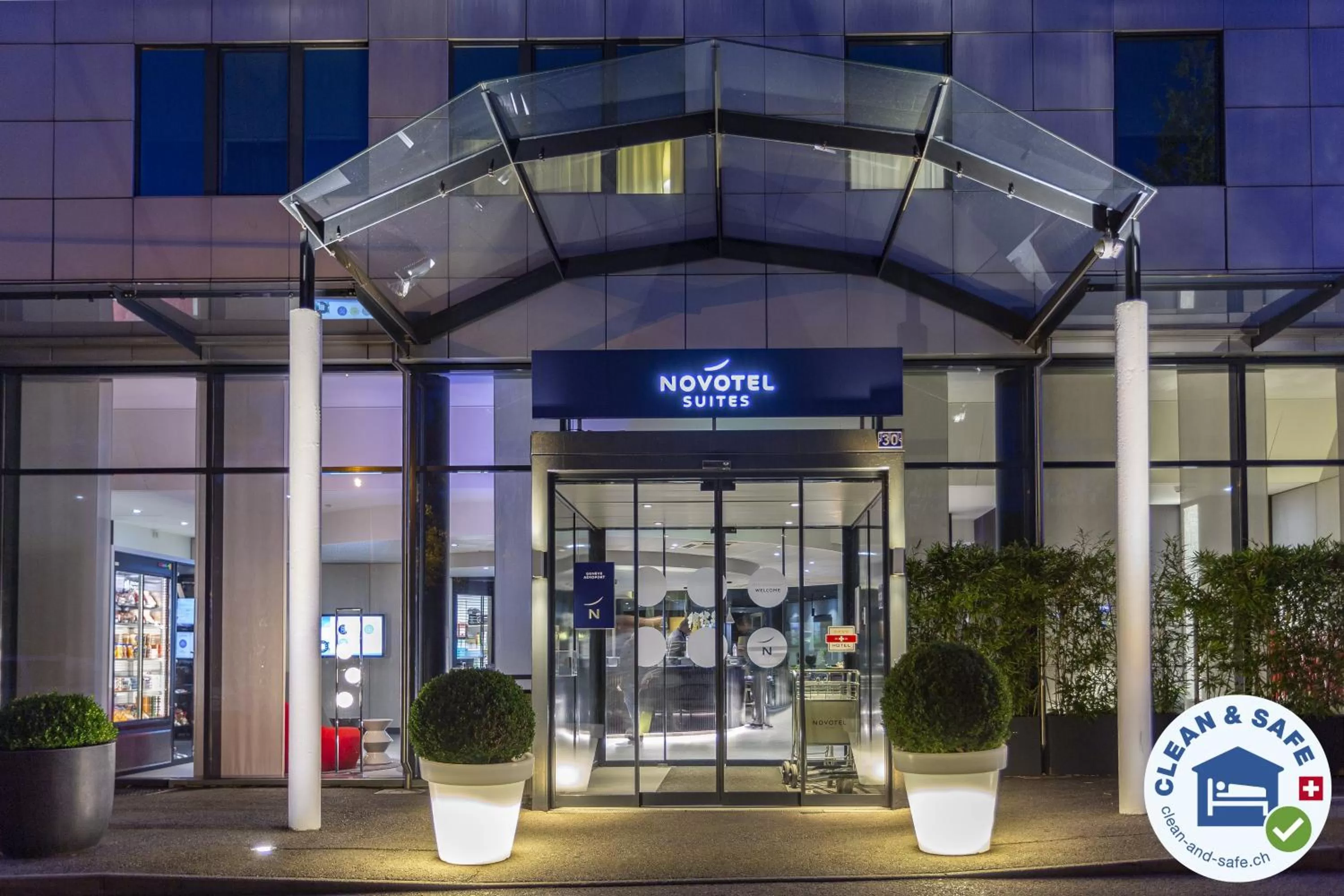 Facade/entrance in Novotel Suites Genève Aéroport