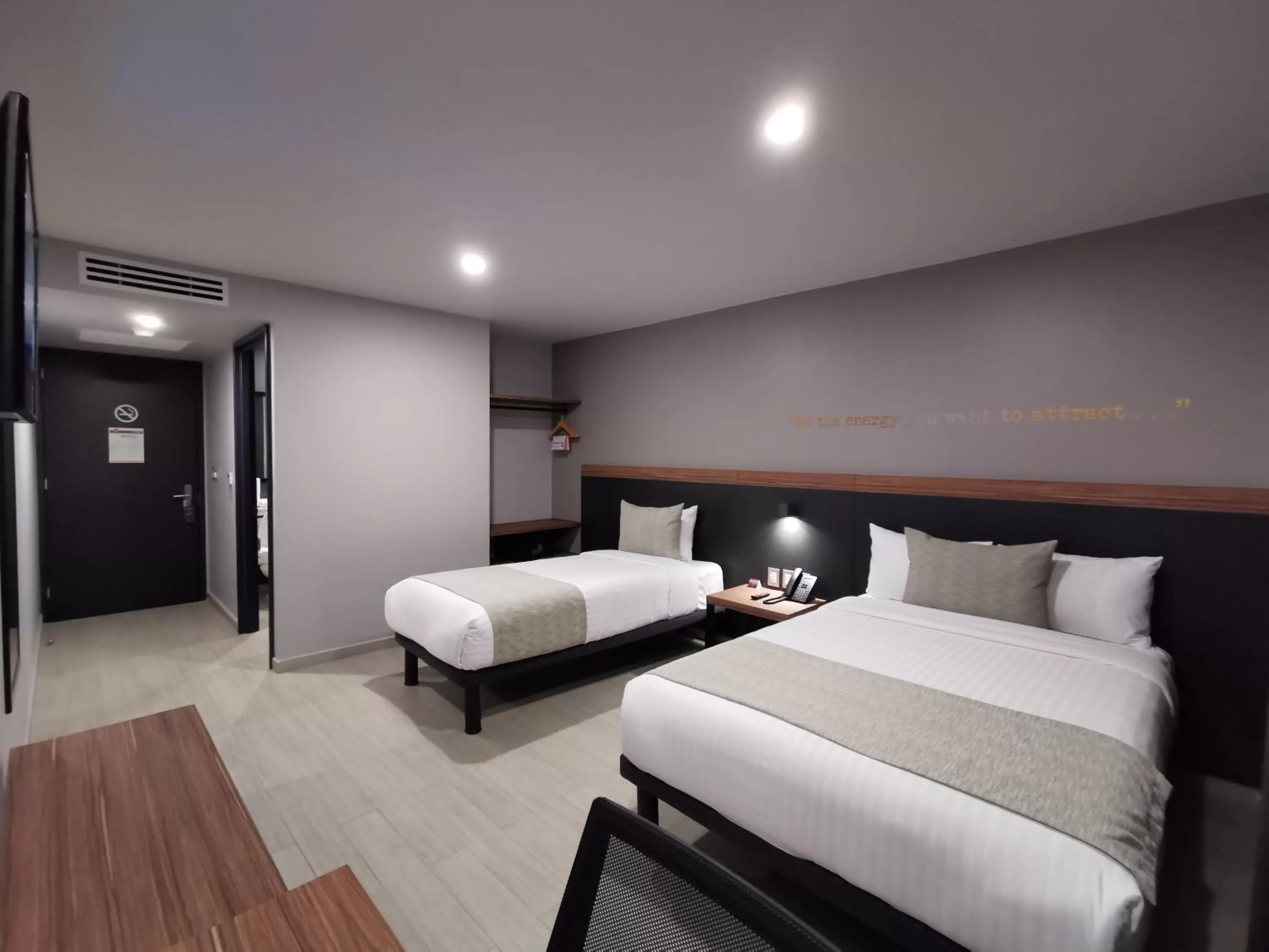 Bedroom, Bed in Bedford Hotel