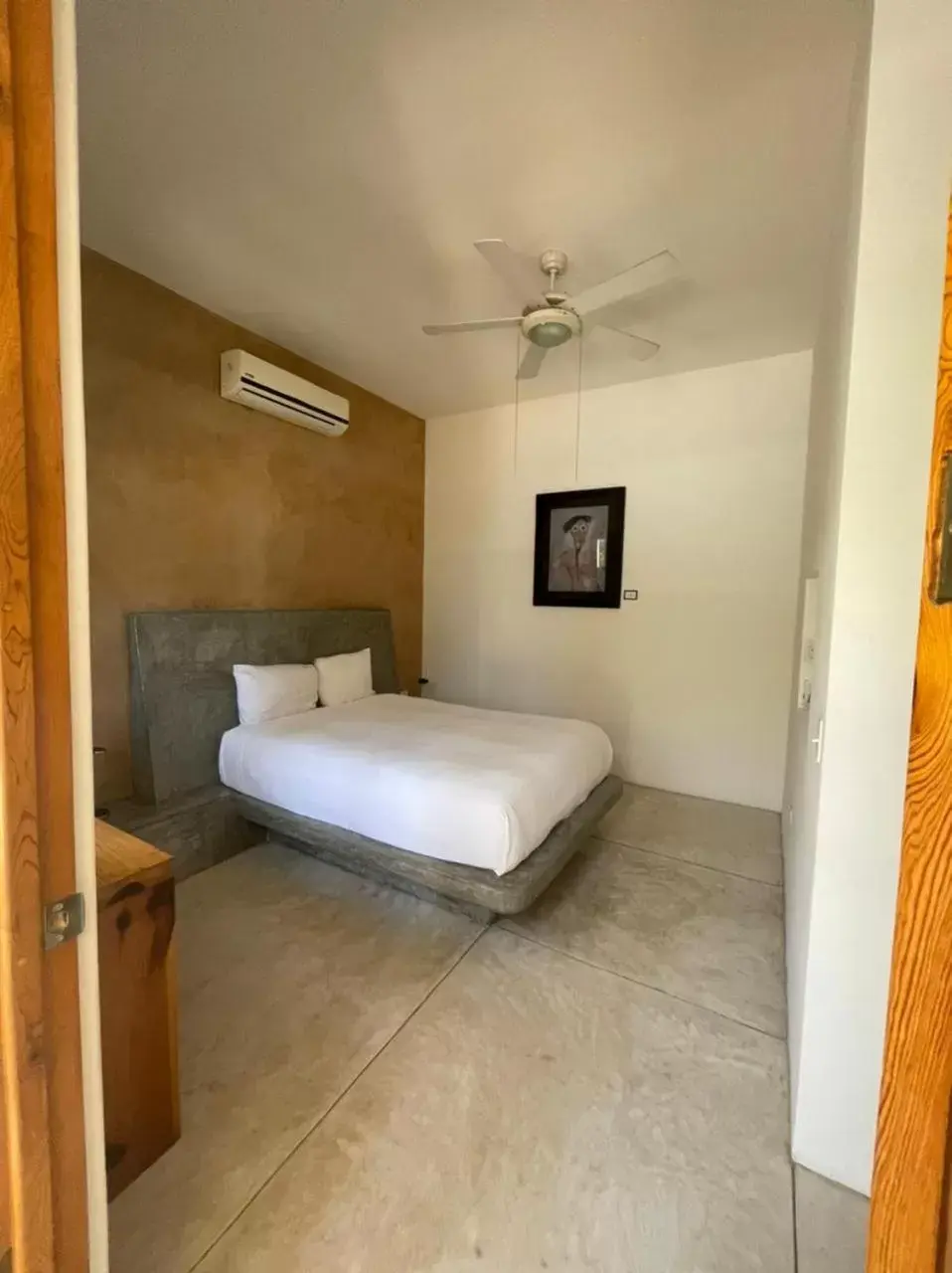 Queen Room in Hotel Casa Tota Queen Room in Hotel Casa Tota