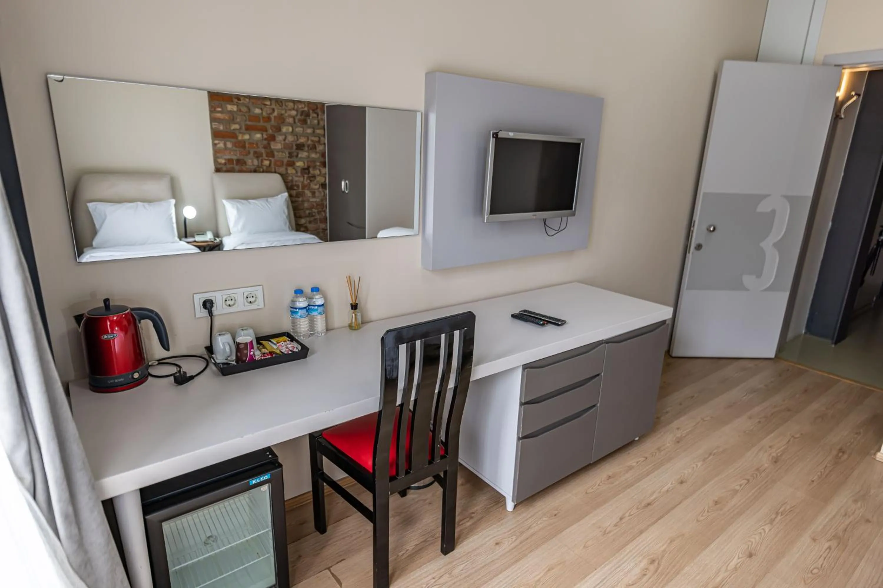 Coffee/tea facilities in Calanthe Residence