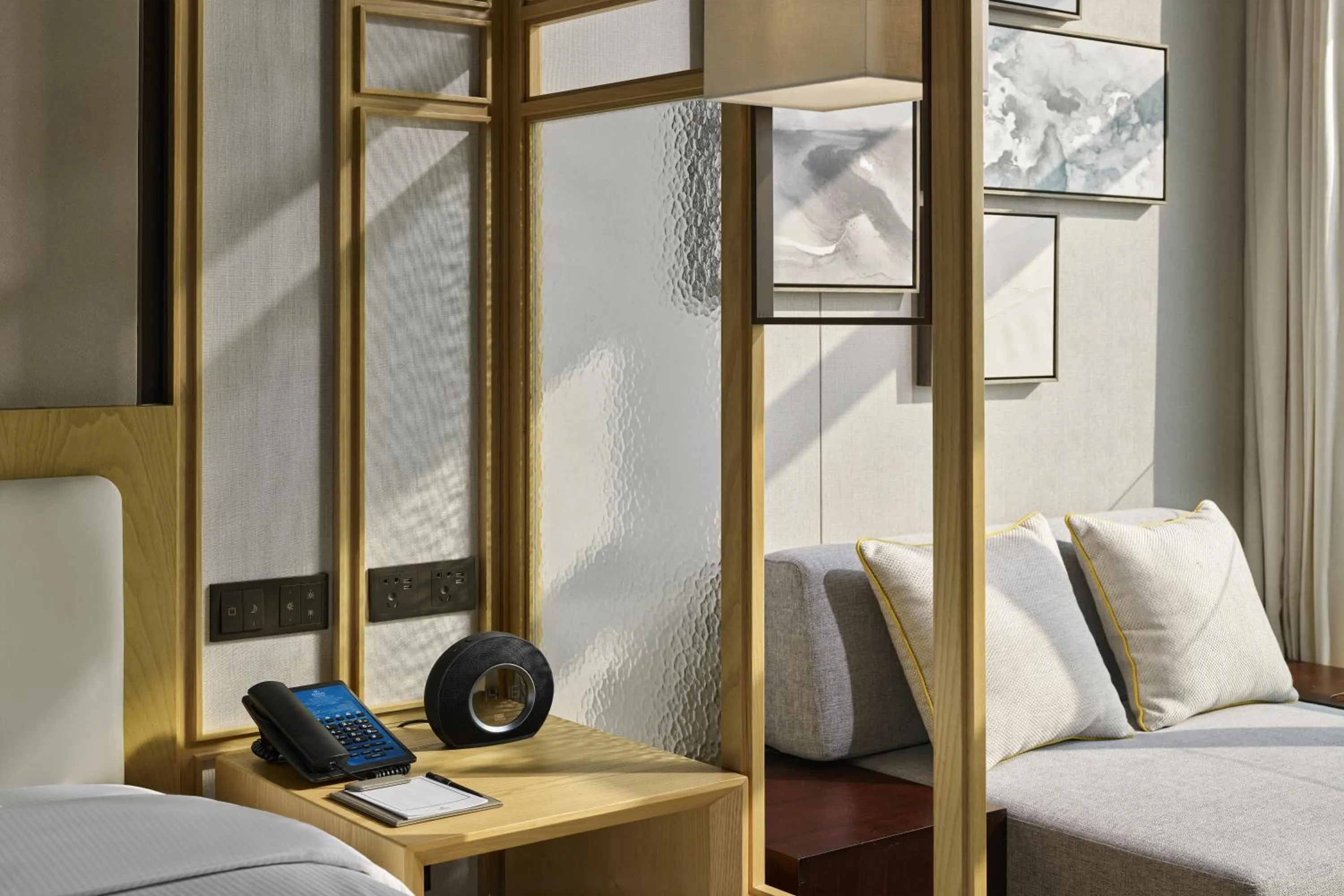 Decorative detail, Bed in Hilton Suzhou Yinshan Lake