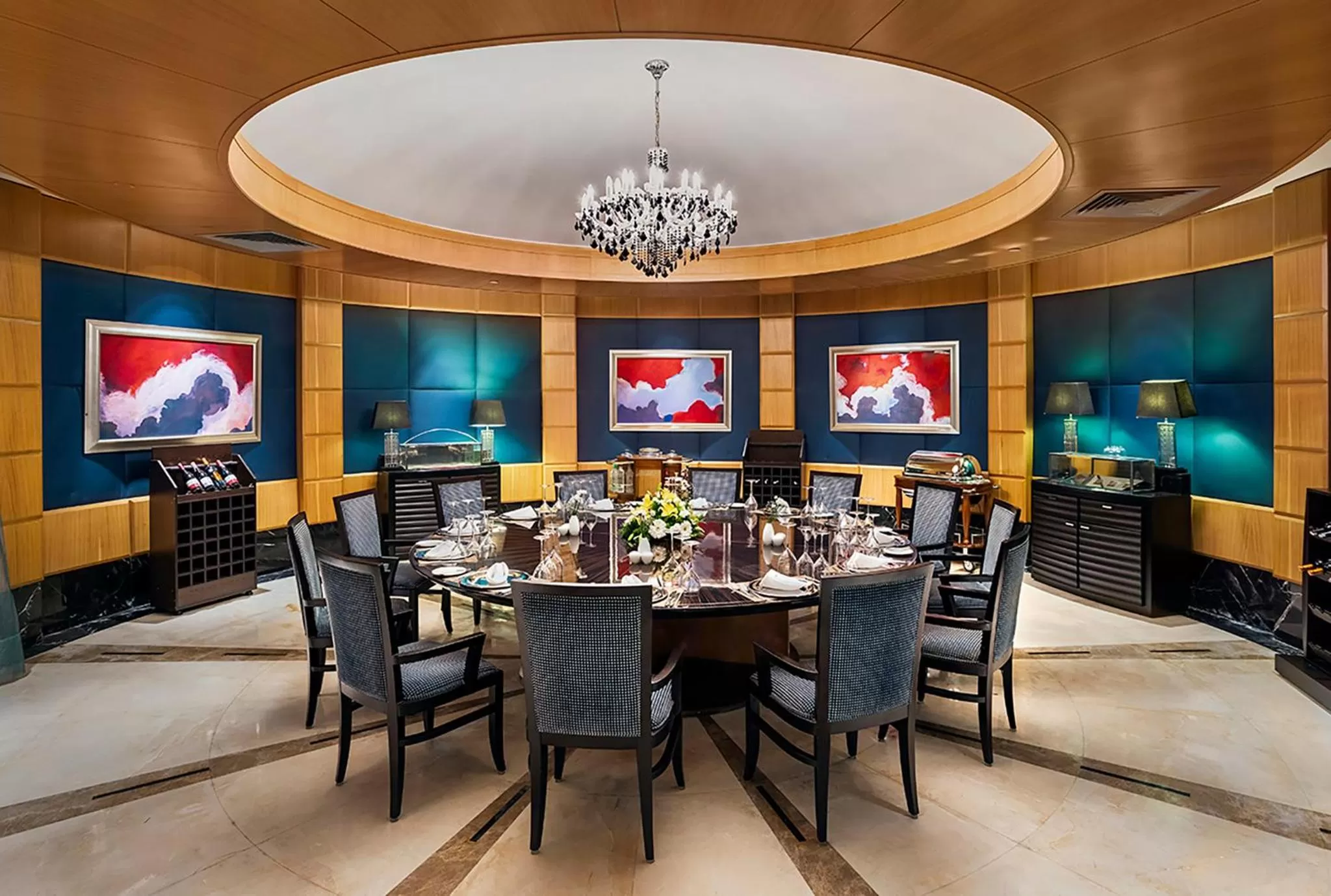 Restaurant/places to eat in Calista Luxury Resort