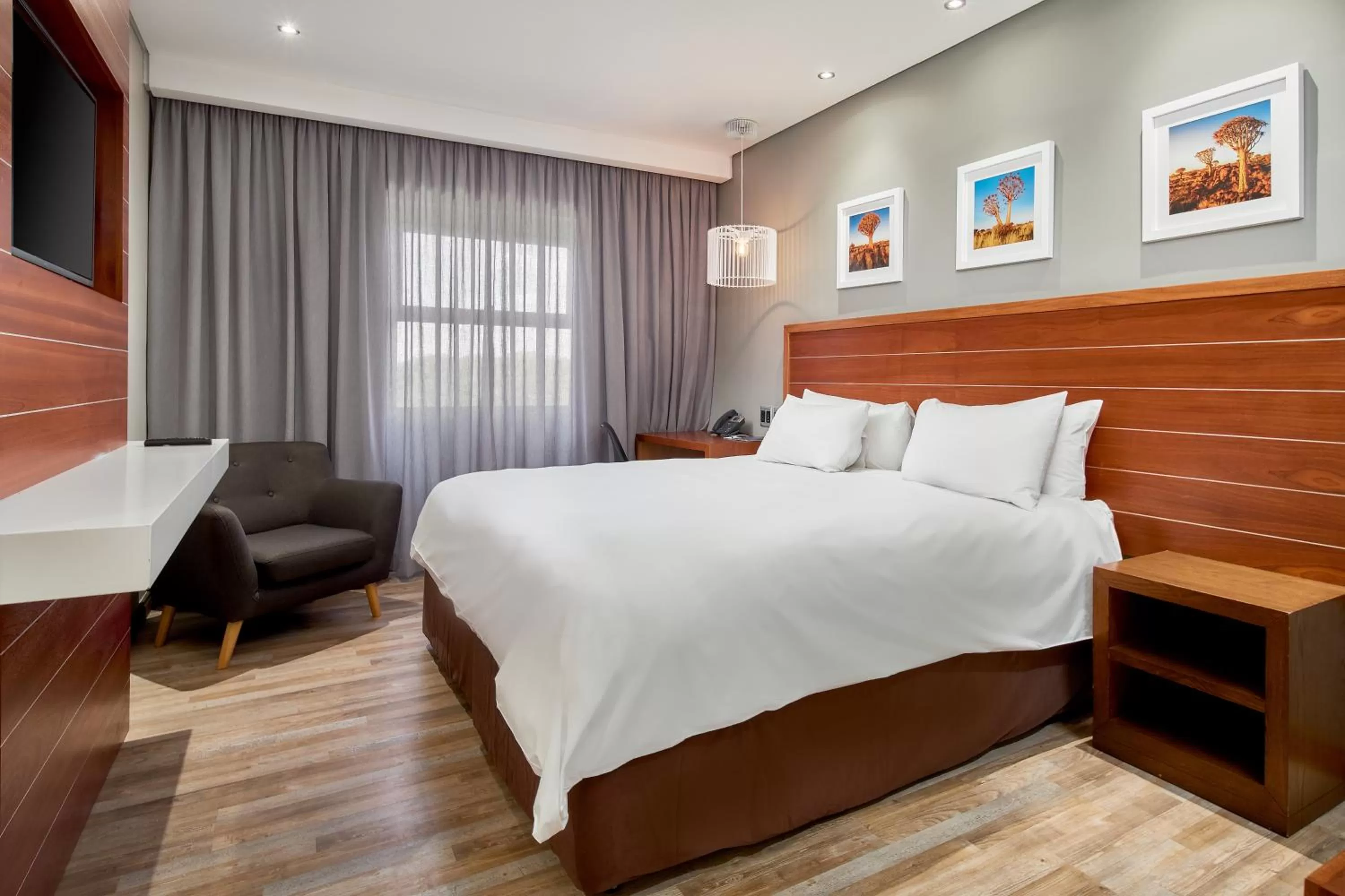 Superior King Room - single occupancy in Protea Hotel by Marriott Pretoria Hatfield