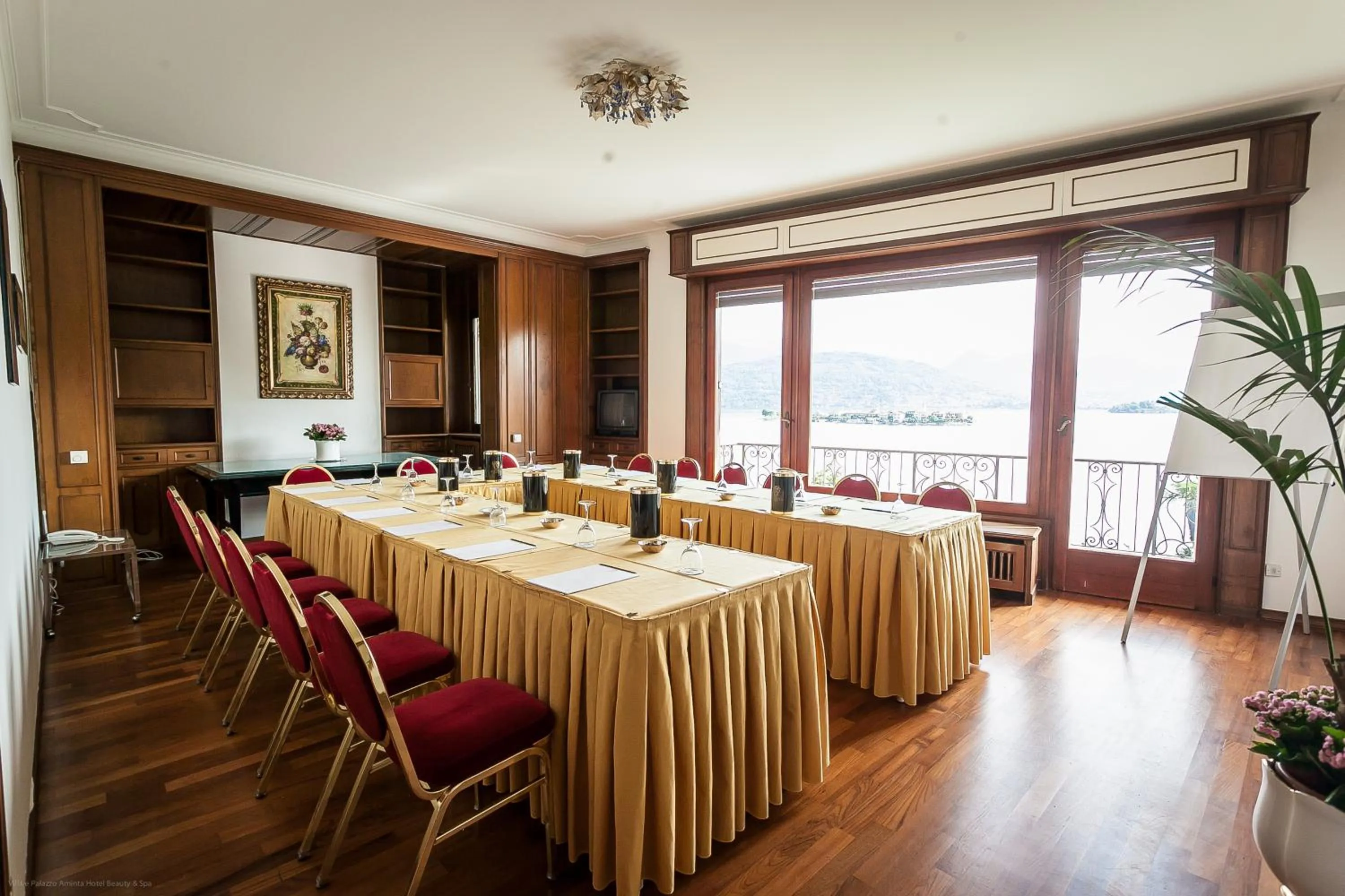 Business facilities in Villa e Palazzo Aminta - A Leading Hotel of The World