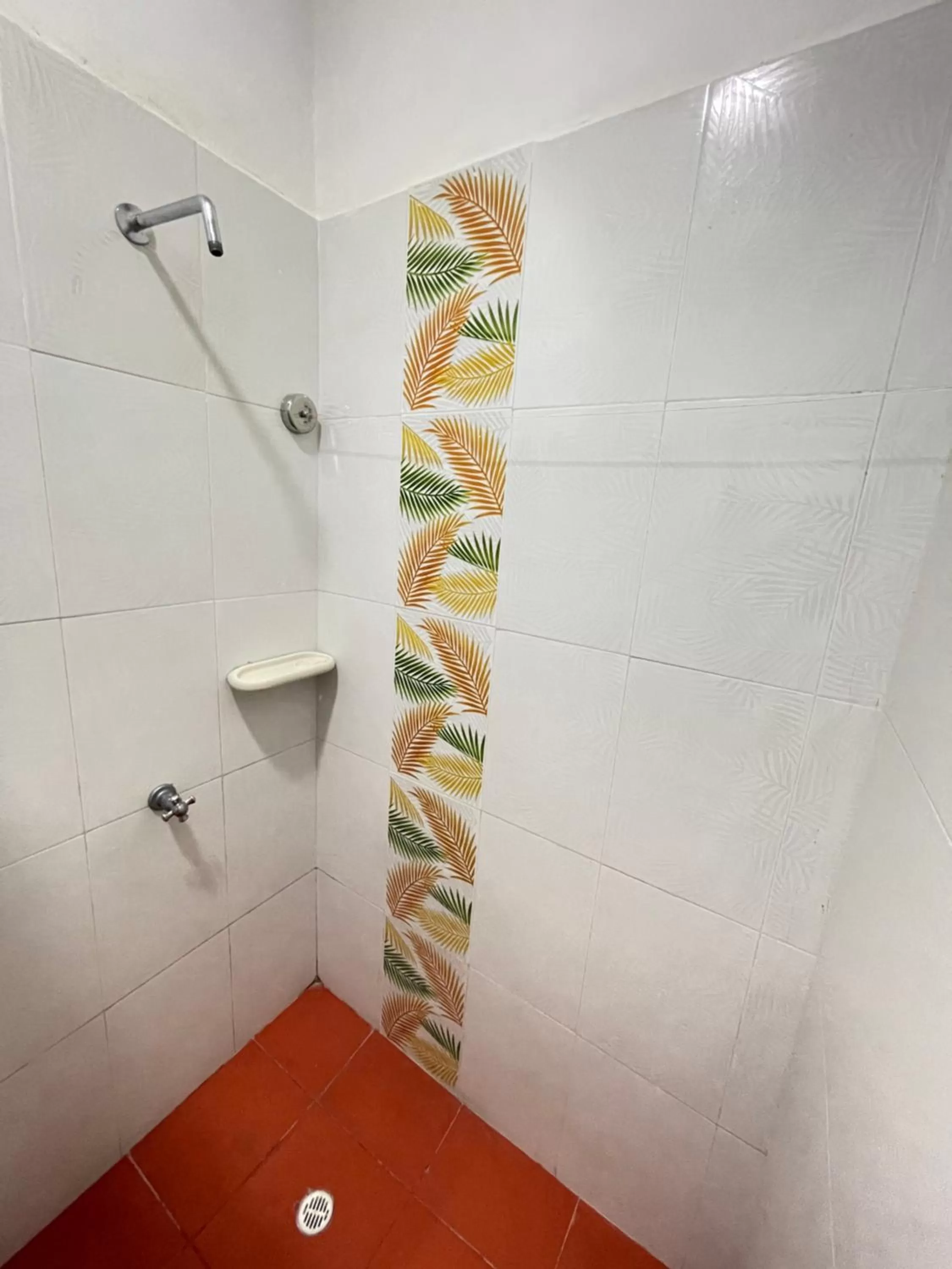 Shower, Bathroom in Apartahotel Caribe Diez