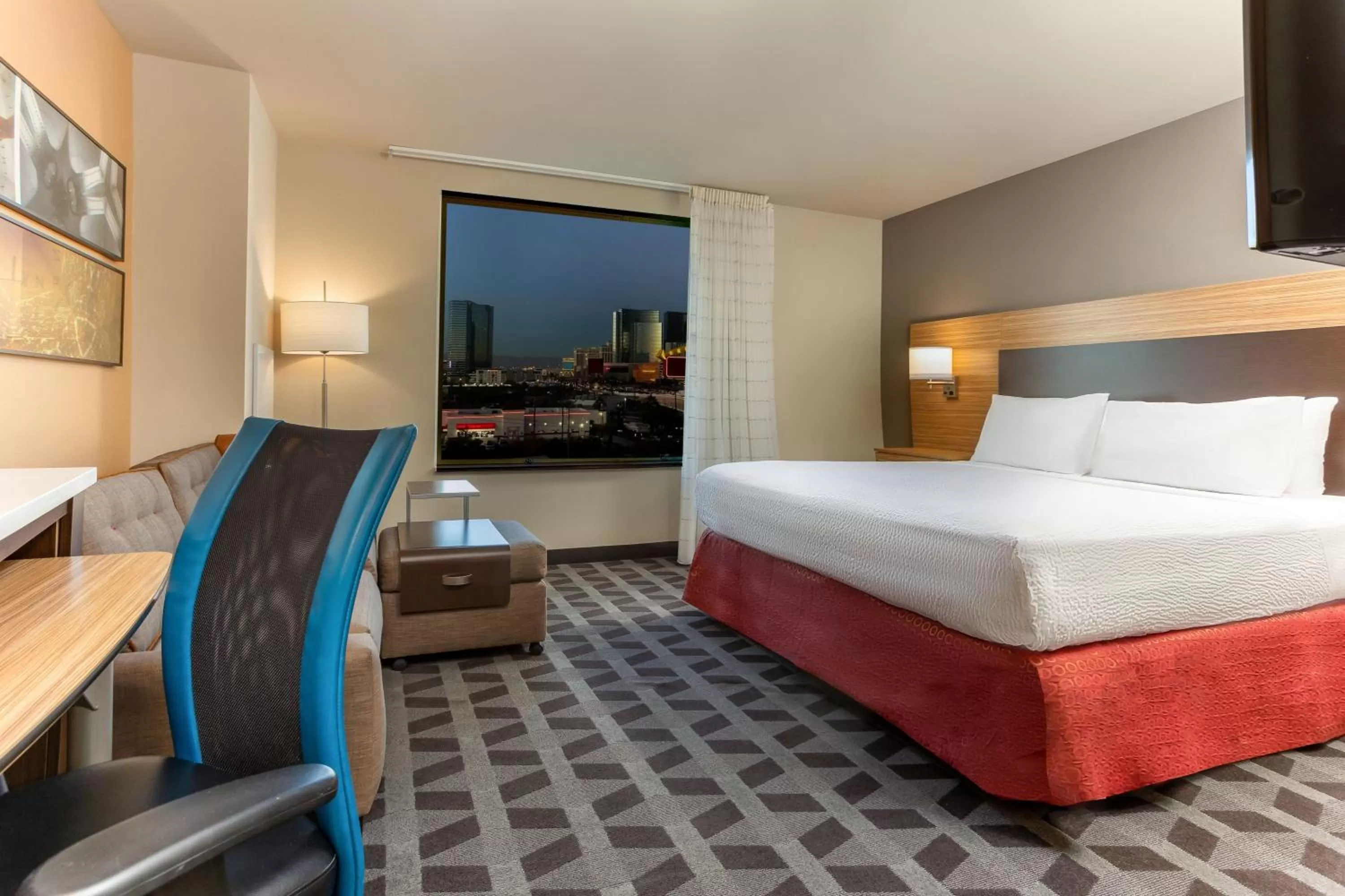 Photo of the whole room, Bed in TownePlace Suites By Marriott Las Vegas Stadium District
