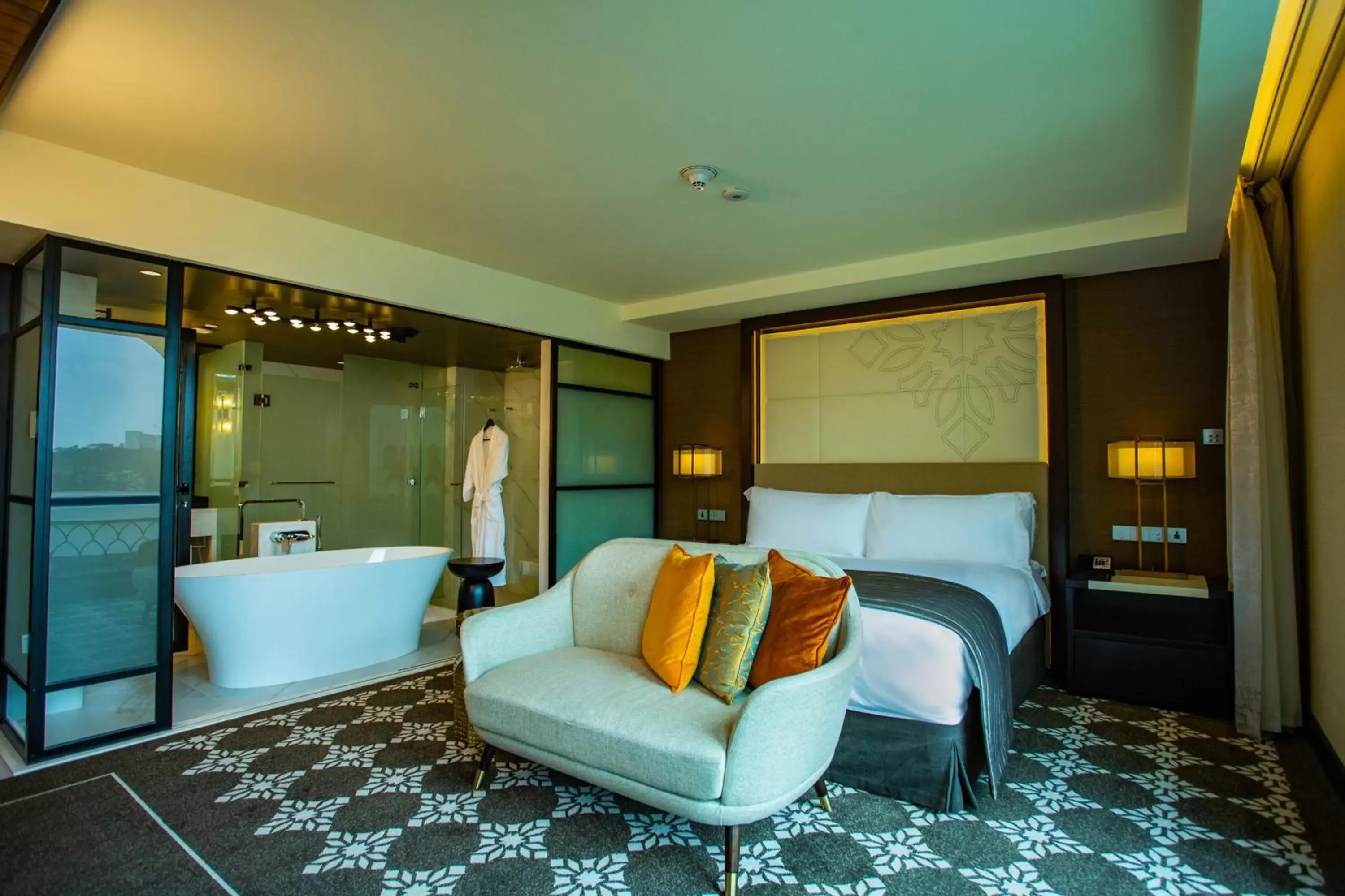 Premium King Room - Smoking in InterContinental Dhaka by IHG Premium King Room - Smoking in InterContinental Dhaka by IHG