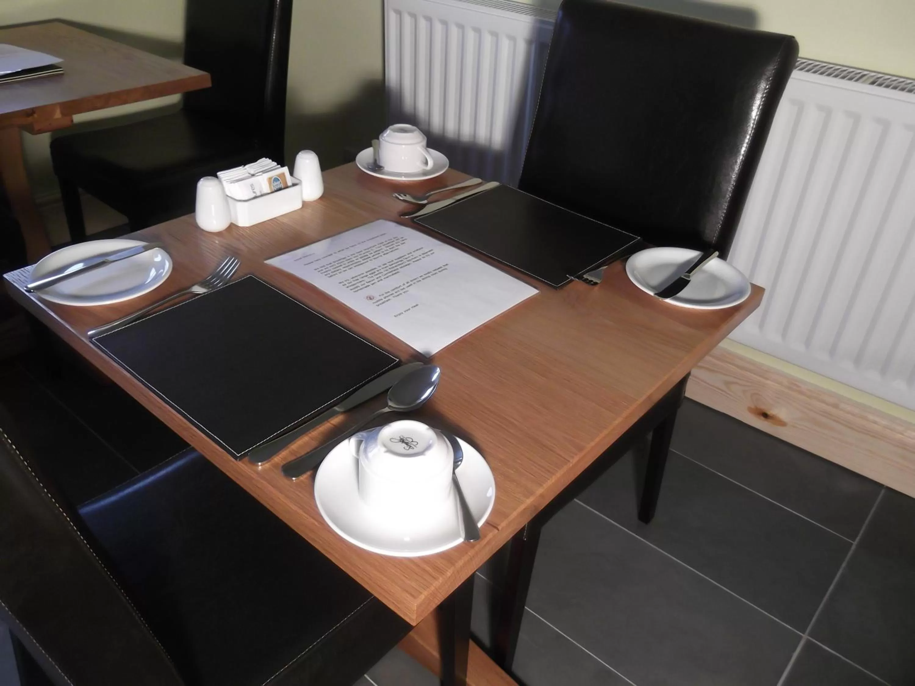 Restaurant/places to eat in The Bay House Lake View Guest House - Adults Only