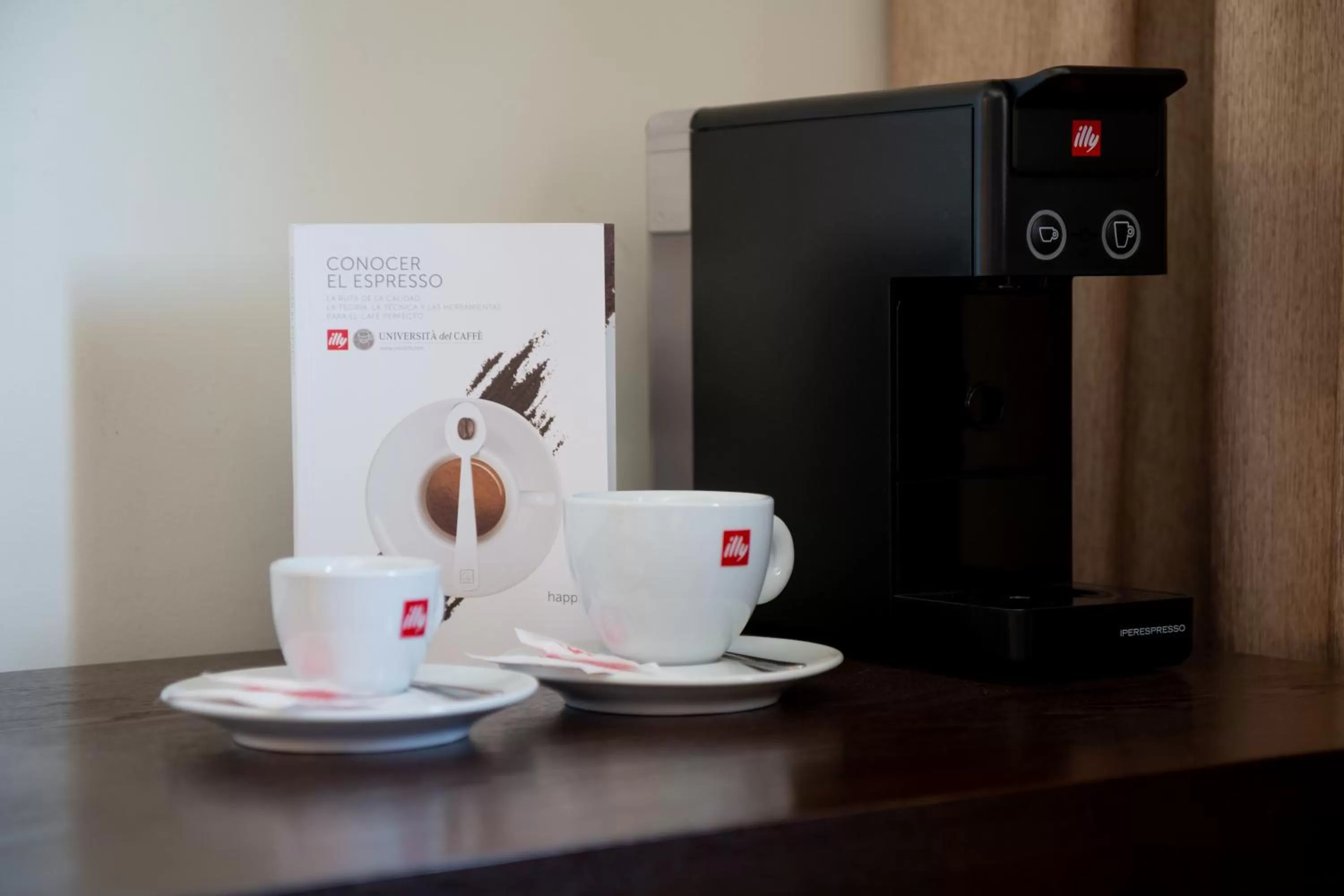 Coffee/Tea Facilities in Hotel He Wang Santiago