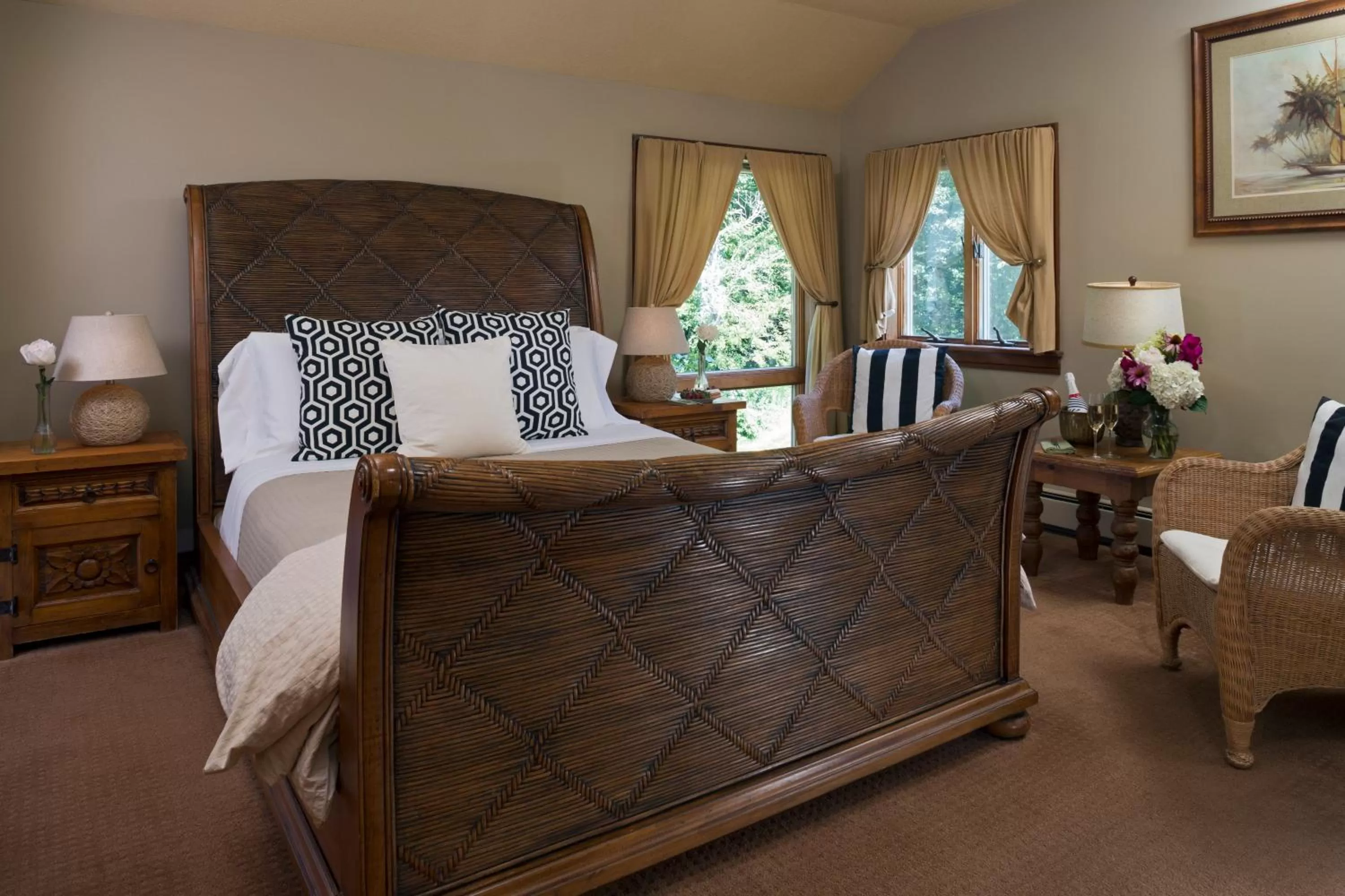 Photo of the whole room, Bed in Abbey's Lantern Hill Inn