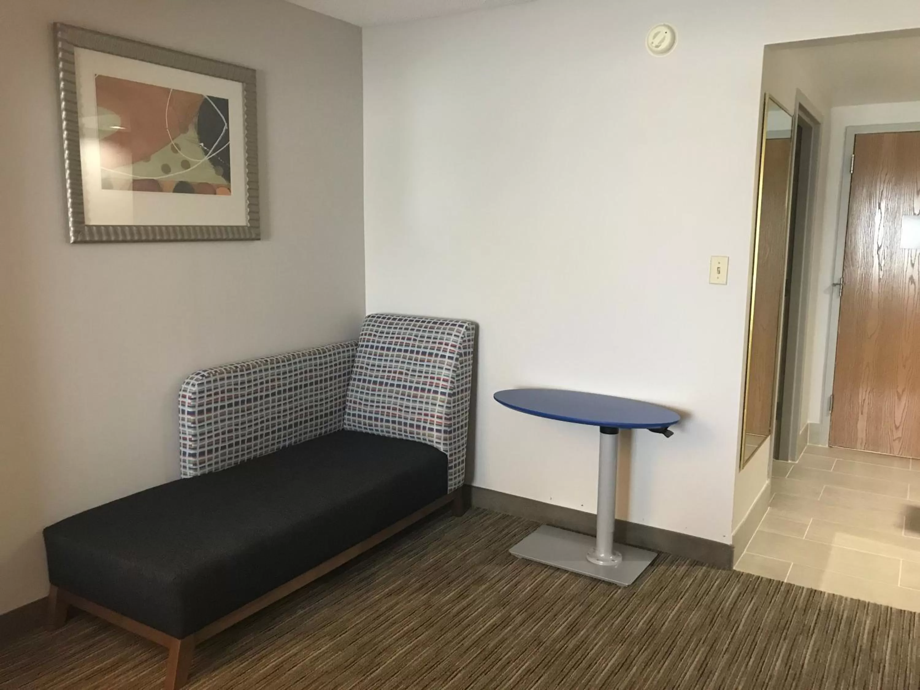 Seating area in Holiday Inn Express Hotel & Suites Louisville East by IHG