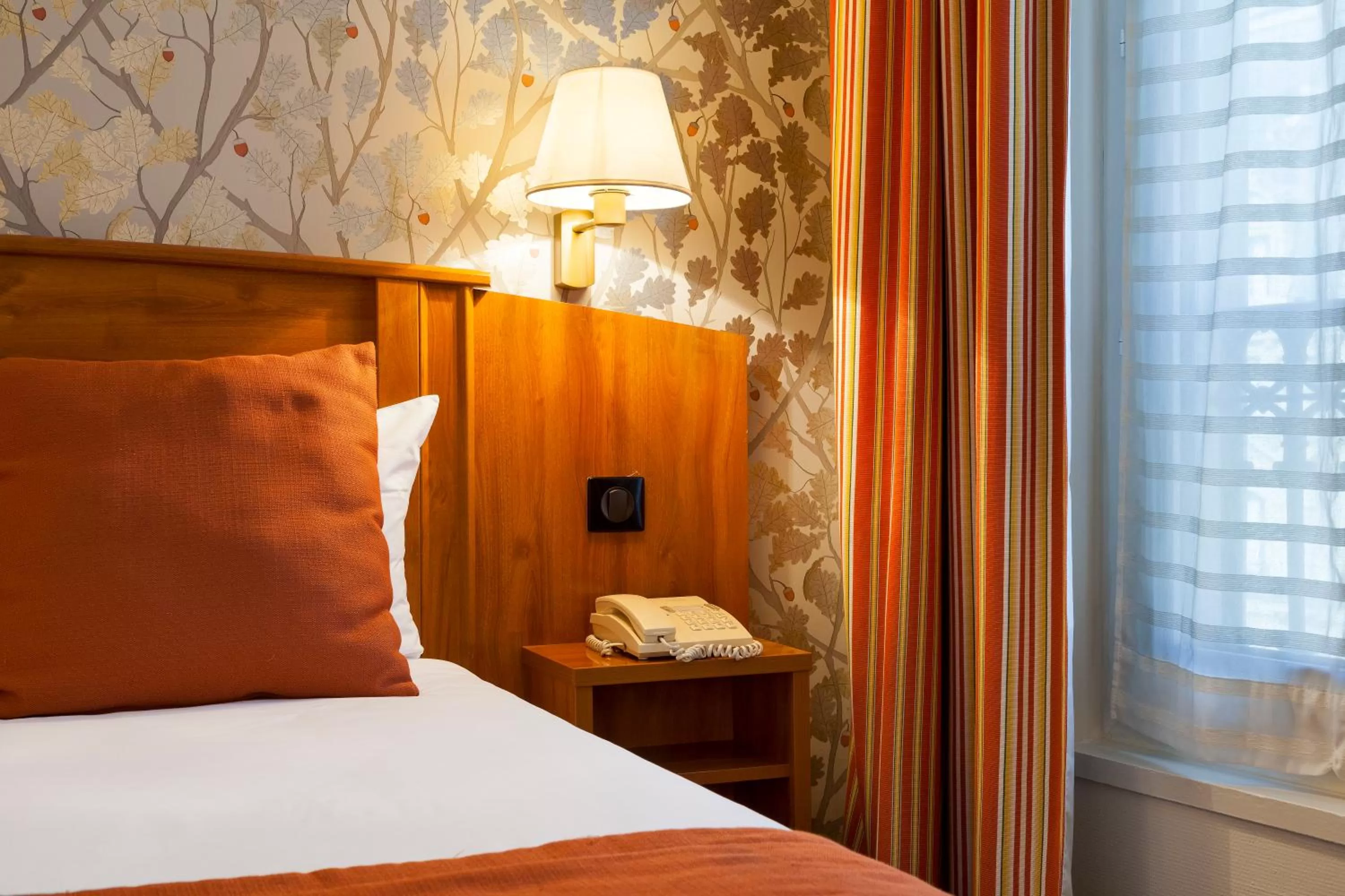 Bed in Timhotel Opera Madeleine