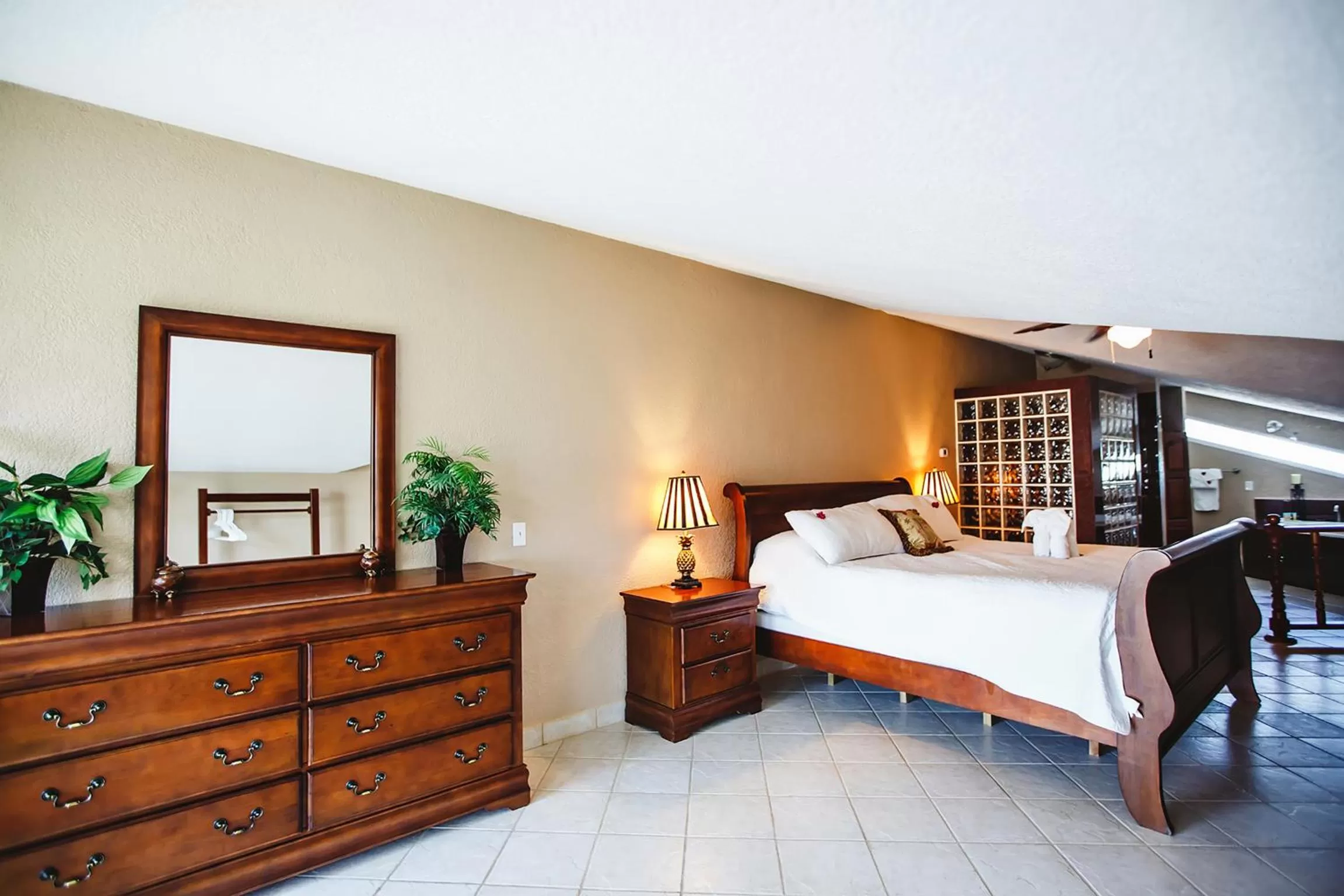 Bedroom, Bed in Pelican Reef Villas Resort