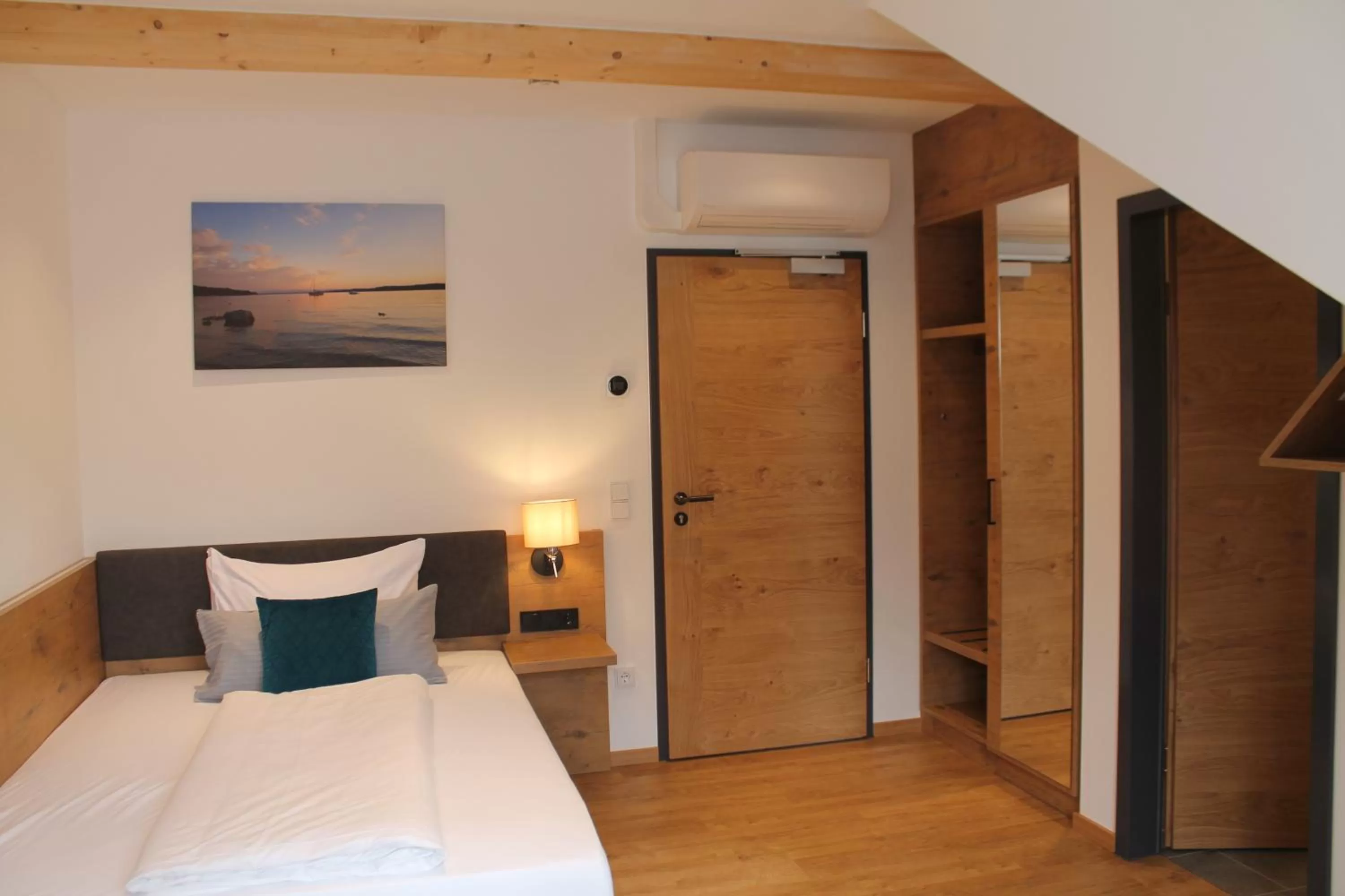 Photo of the whole room, Bed in Gasthaus Steidl