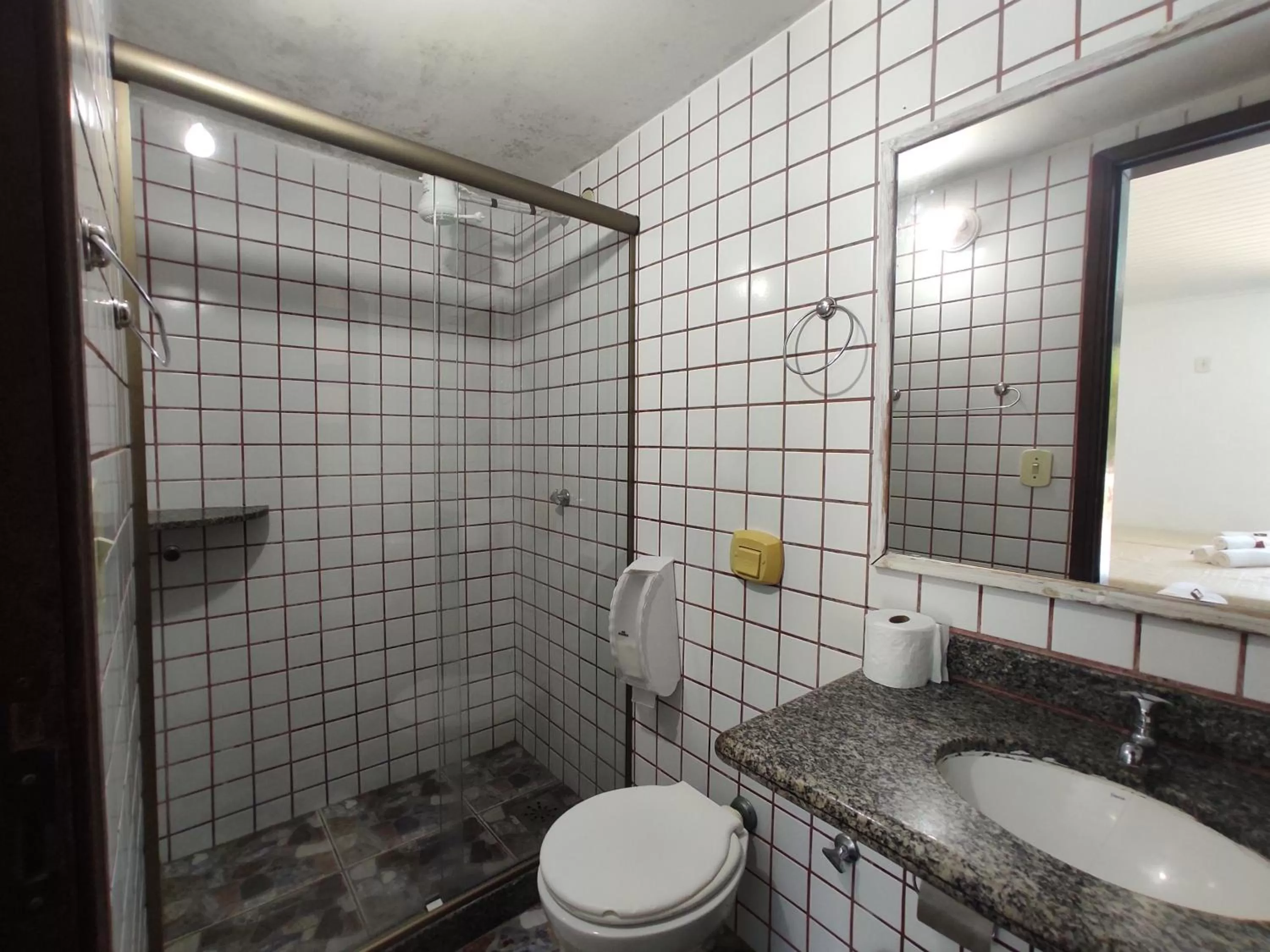 Bathroom in Hibiscos Pousada