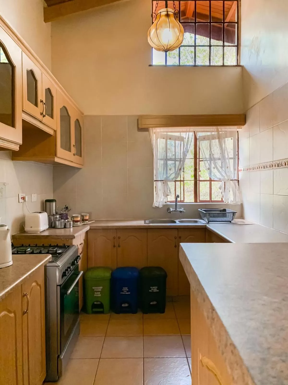 Kitchen or kitchenette in Oilepo Cottage
