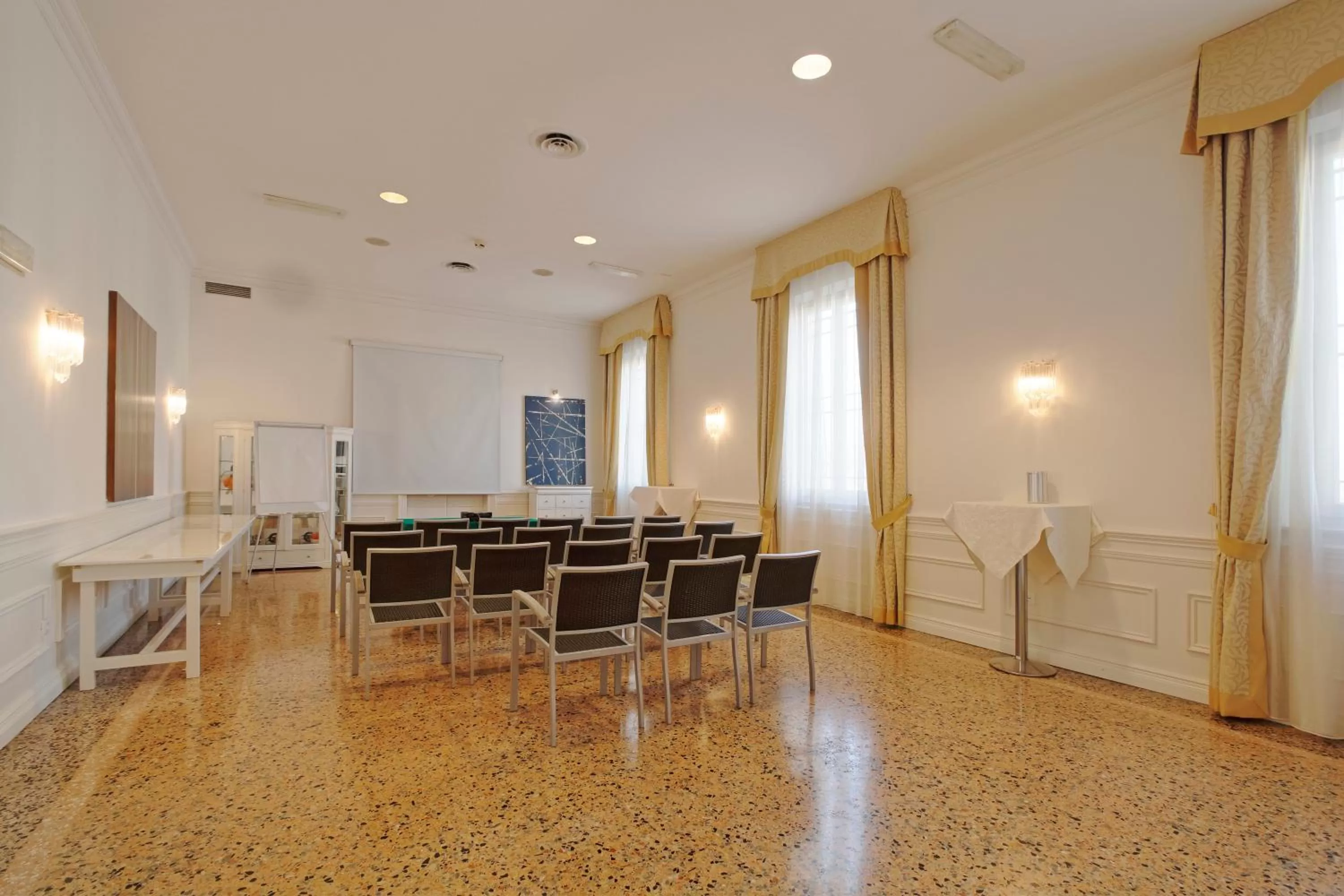 Meeting/conference room in Rechigi Park Hotel