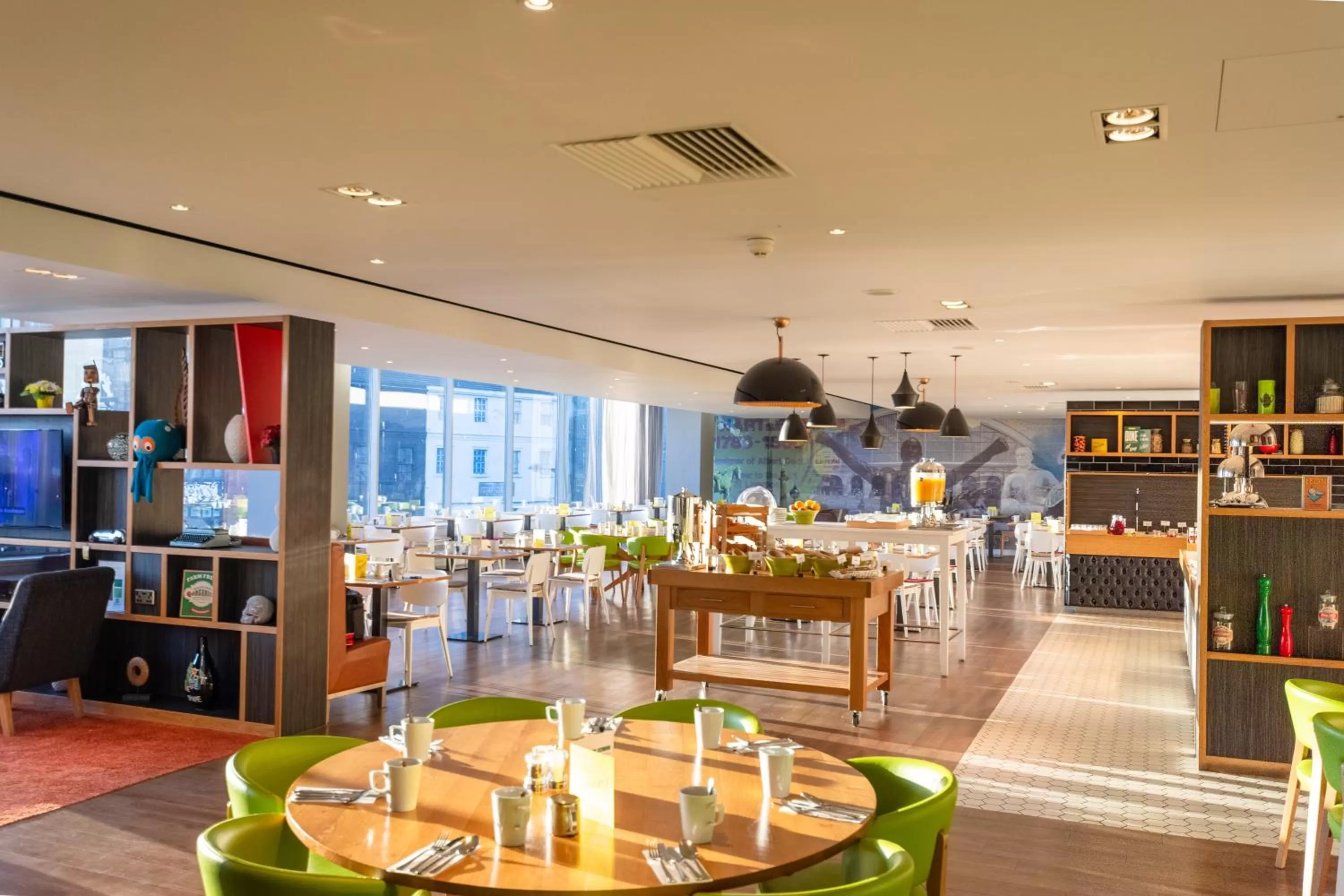 Restaurant/places to eat in Holiday Inn Liverpool City Centre by IHG